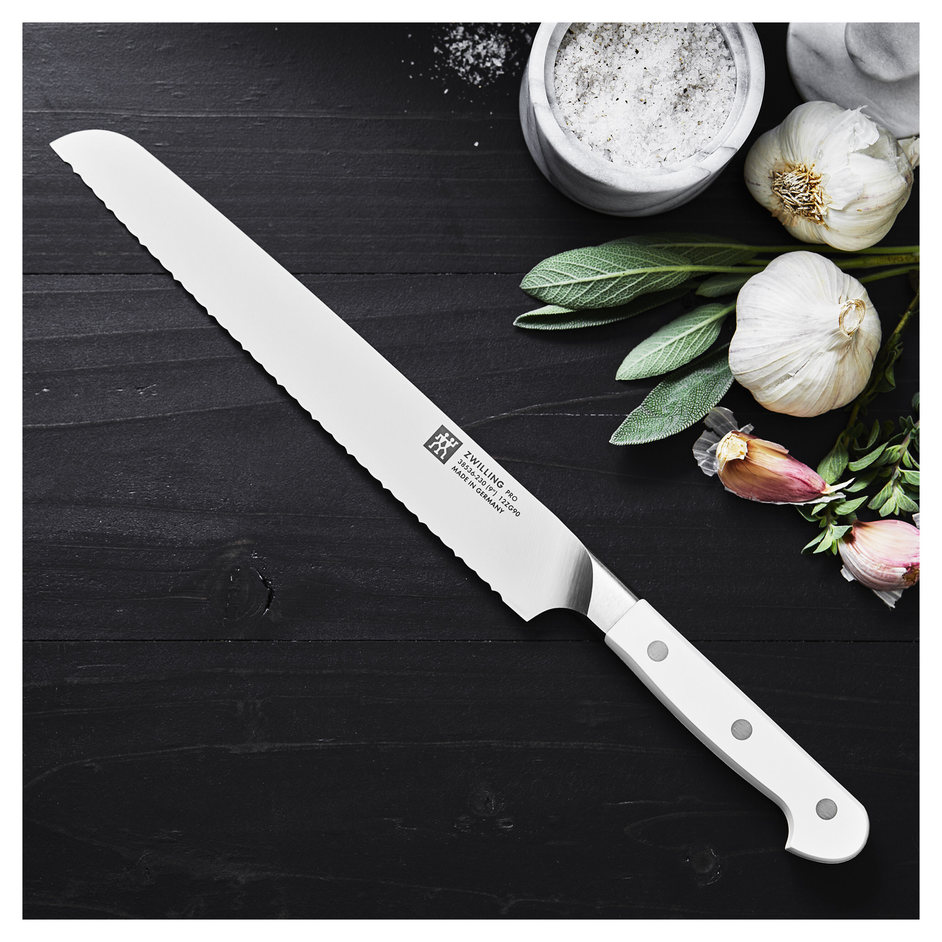 ZWILLING        Pro le blanc                Brotmesser 23 cm, Wellenschliff
