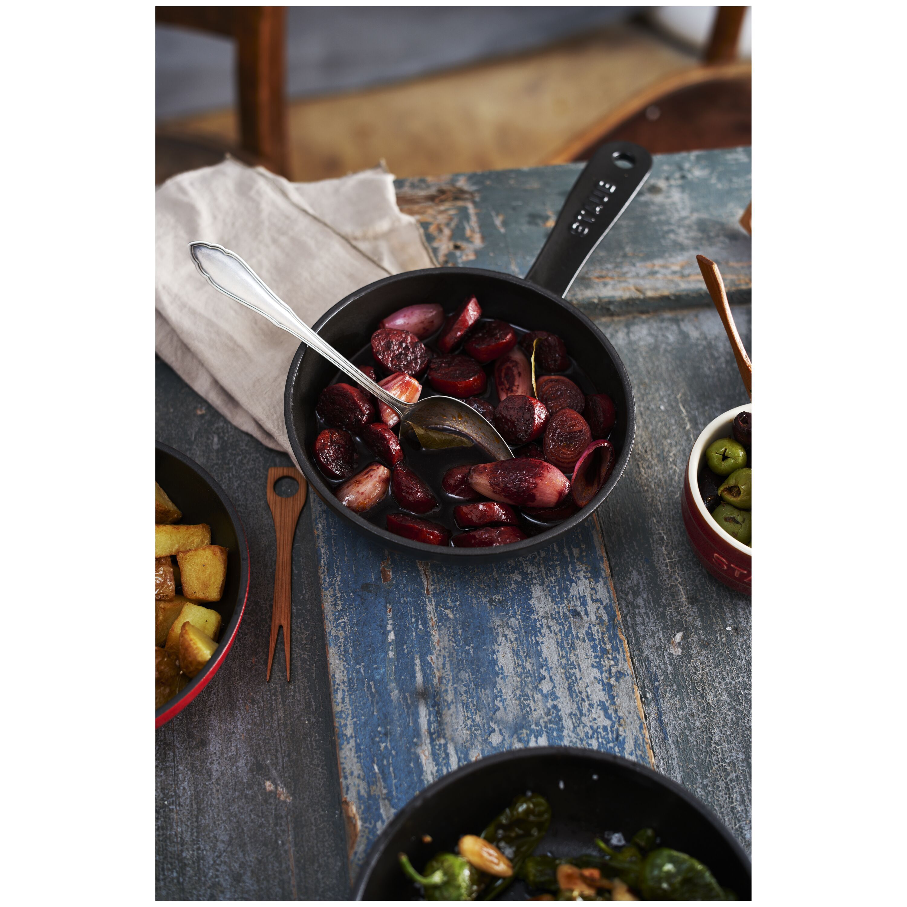 Staub        Pans                Bratpfanne 16 cm, rund, Schwarz, Gusseisen