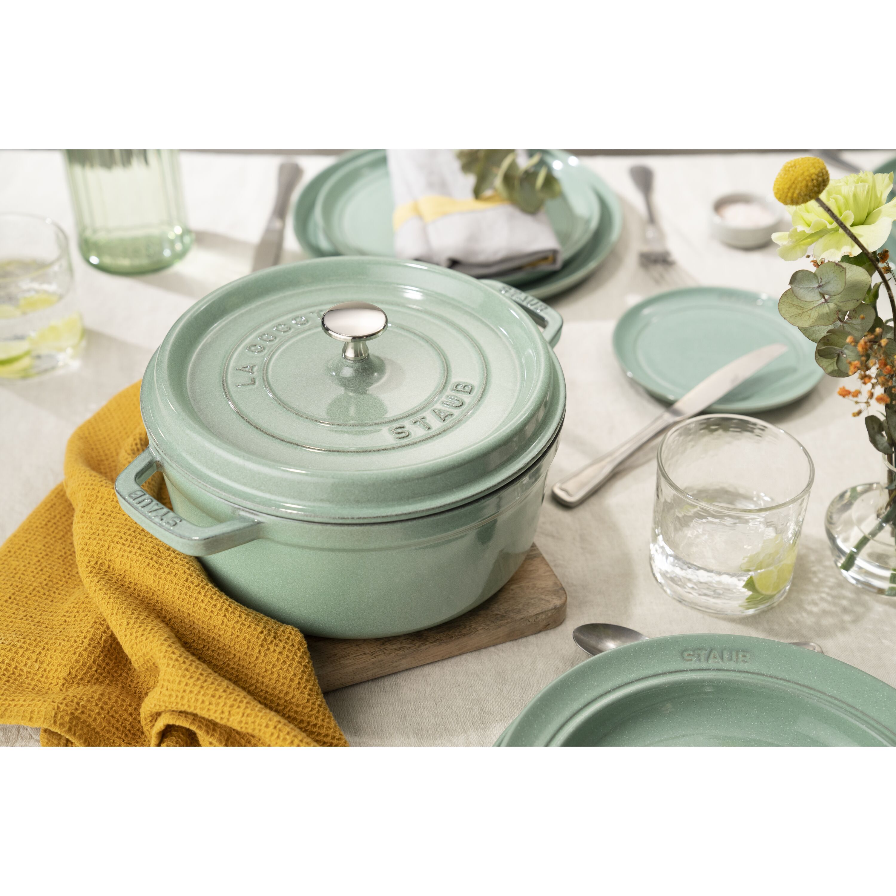 Staub        La Cocotte                Cocotte 20 cm, rund, Salbeigrün, Gusseisen