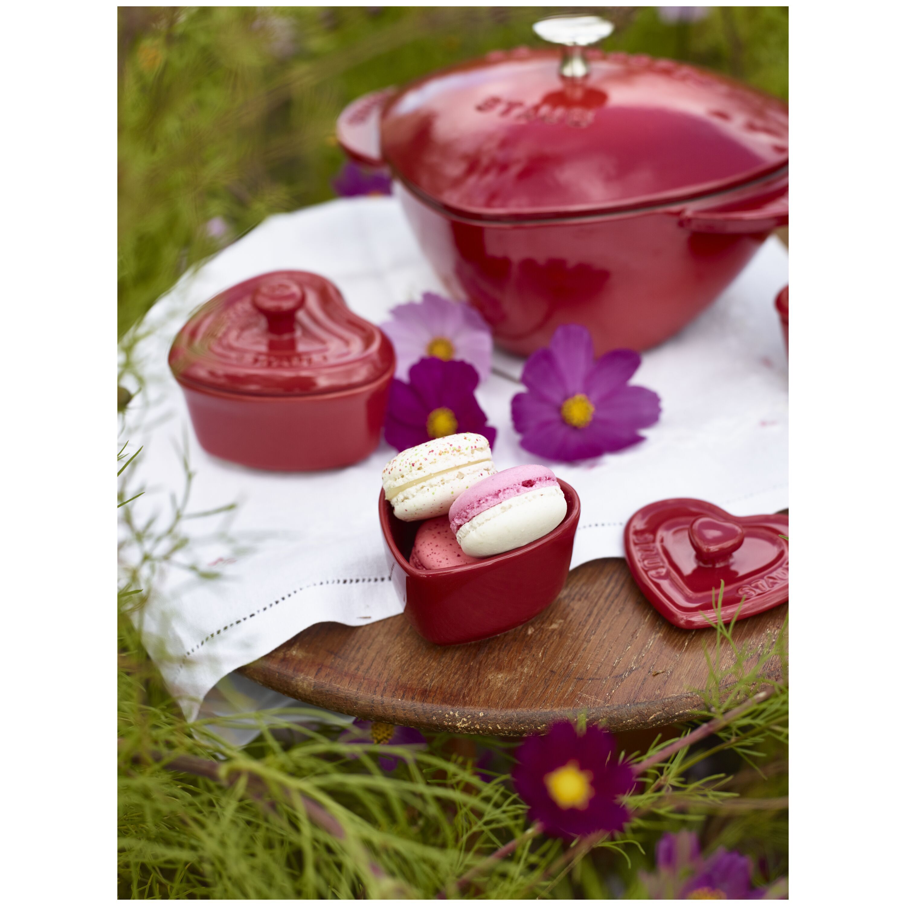 Staub        La Cocotte                Cocotte 20 cm, Herz, Kirsch-Rot, Gusseisen