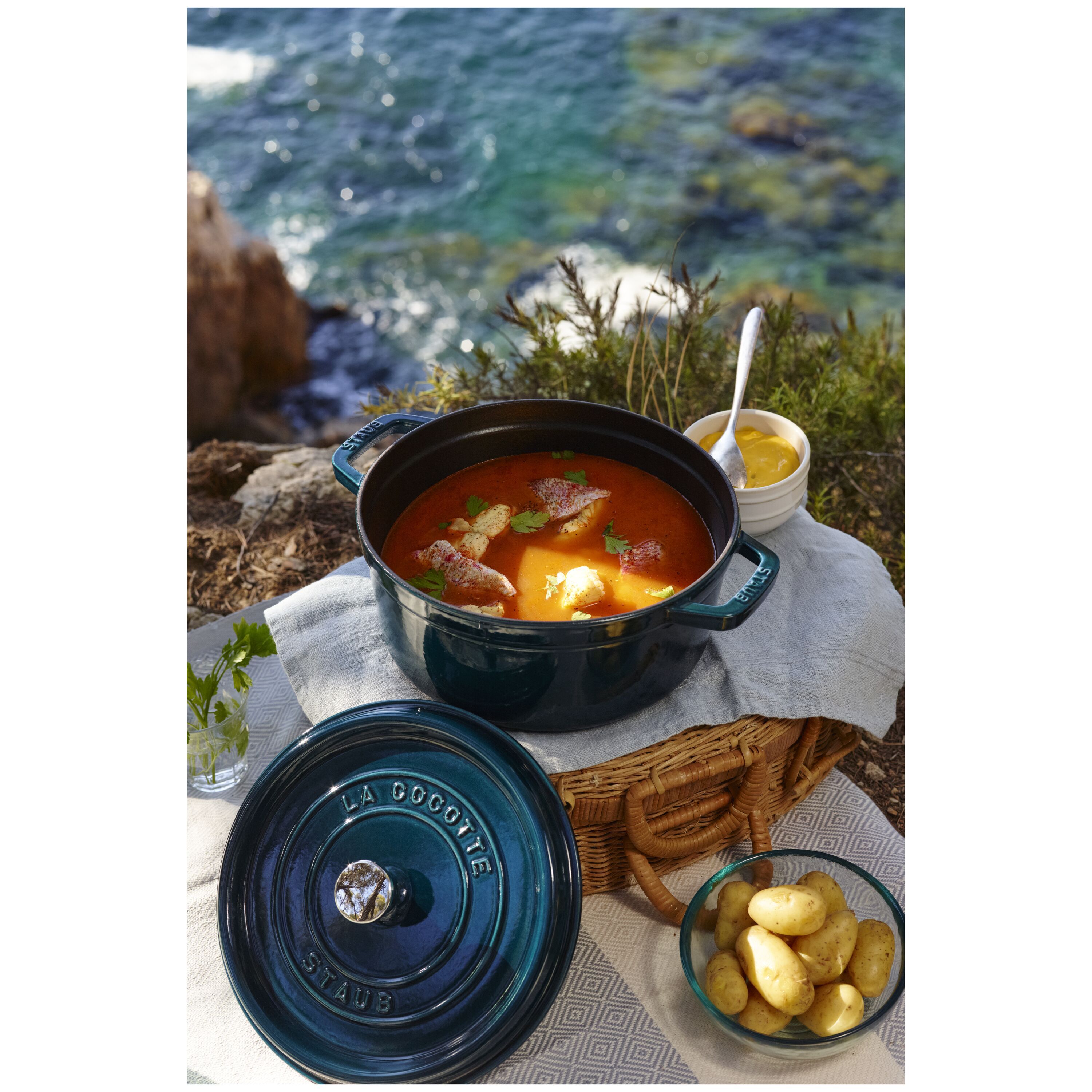 Staub        La Cocotte                Cocotte 28 cm, rund, La-Mer, Gusseisen