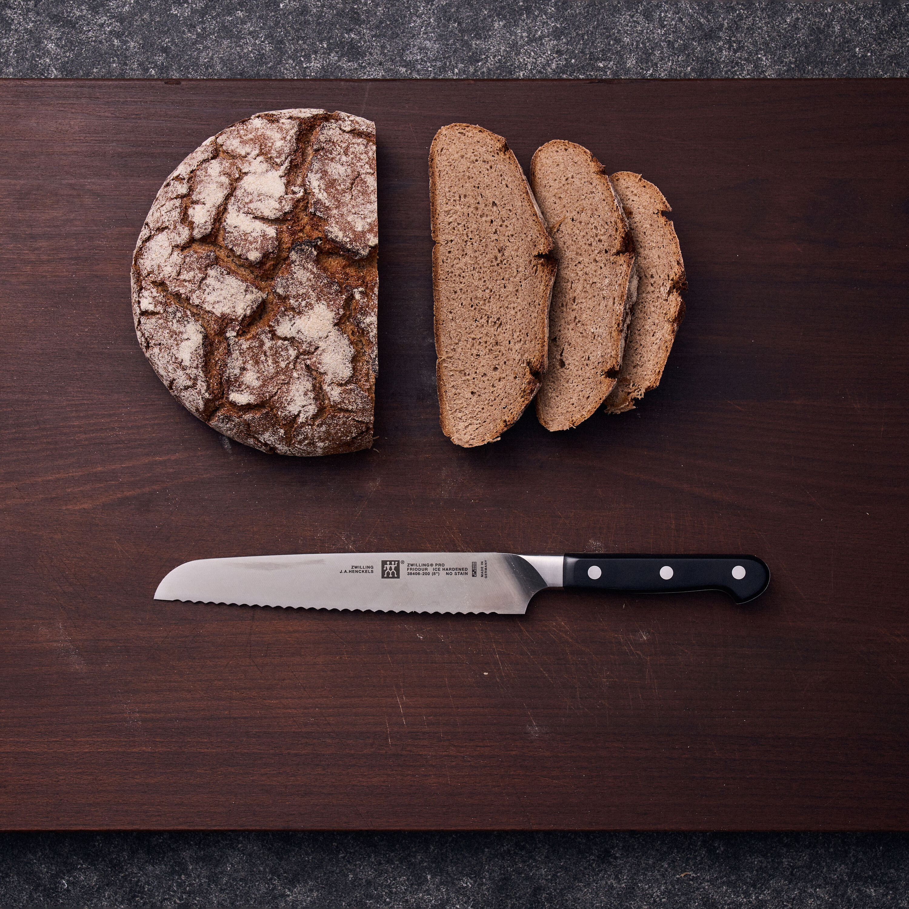 ZWILLING        Pro                Brotmesser 20 cm, Wellenschliff
