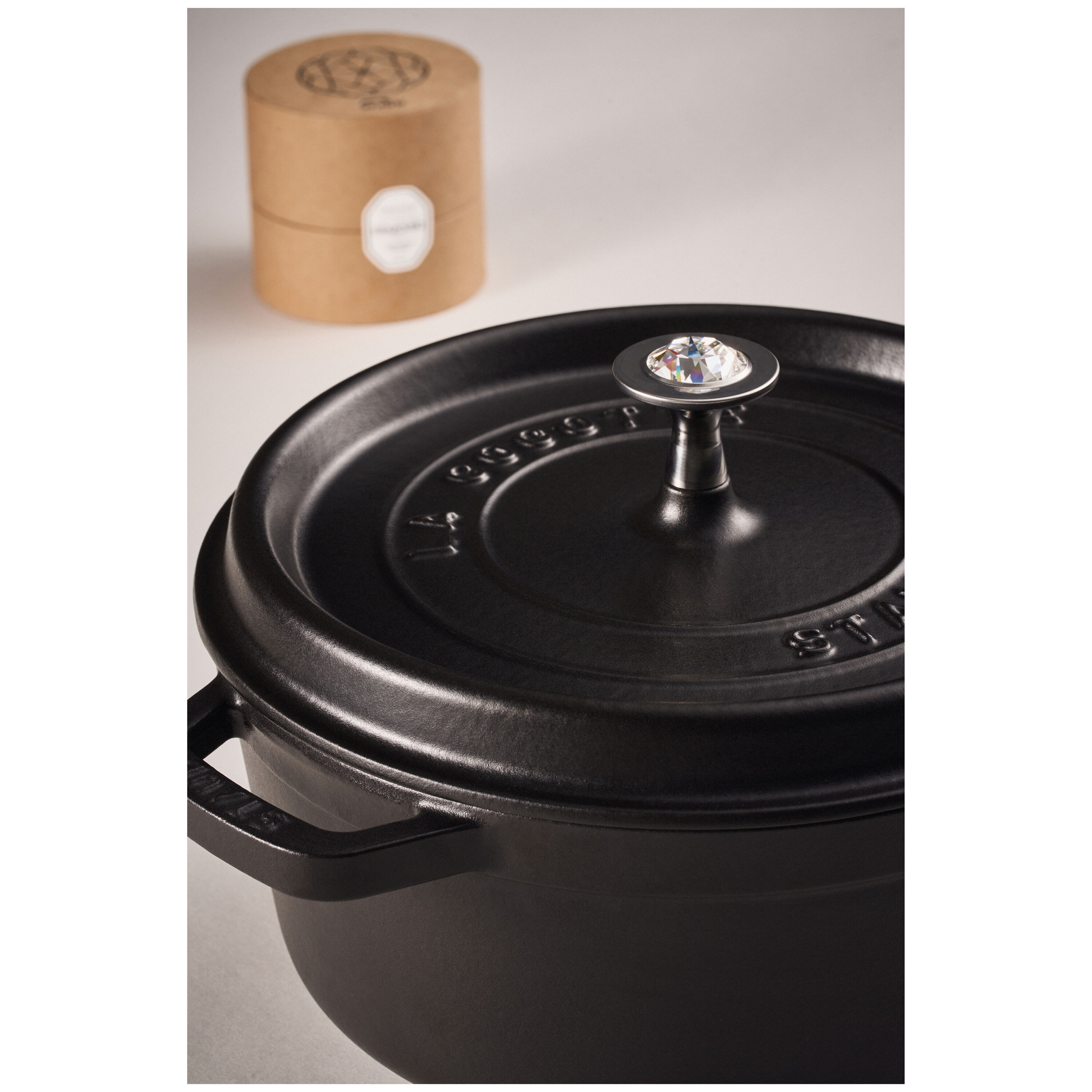 Staub                        Knauf mit Kristall von Swarovski, Edelstahl