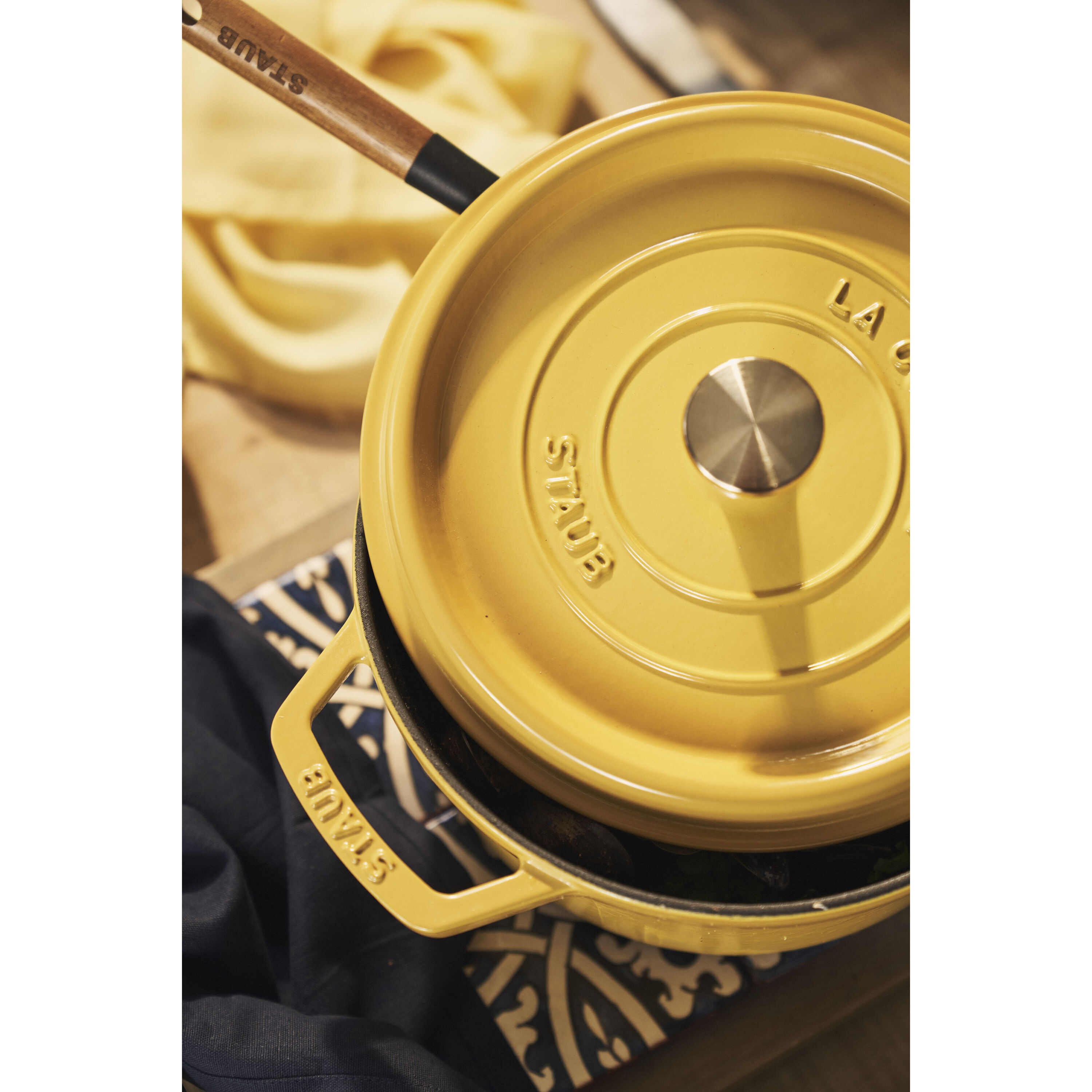 Staub        La Cocotte                Cocotte 28 cm, rund, Citron, Gusseisen