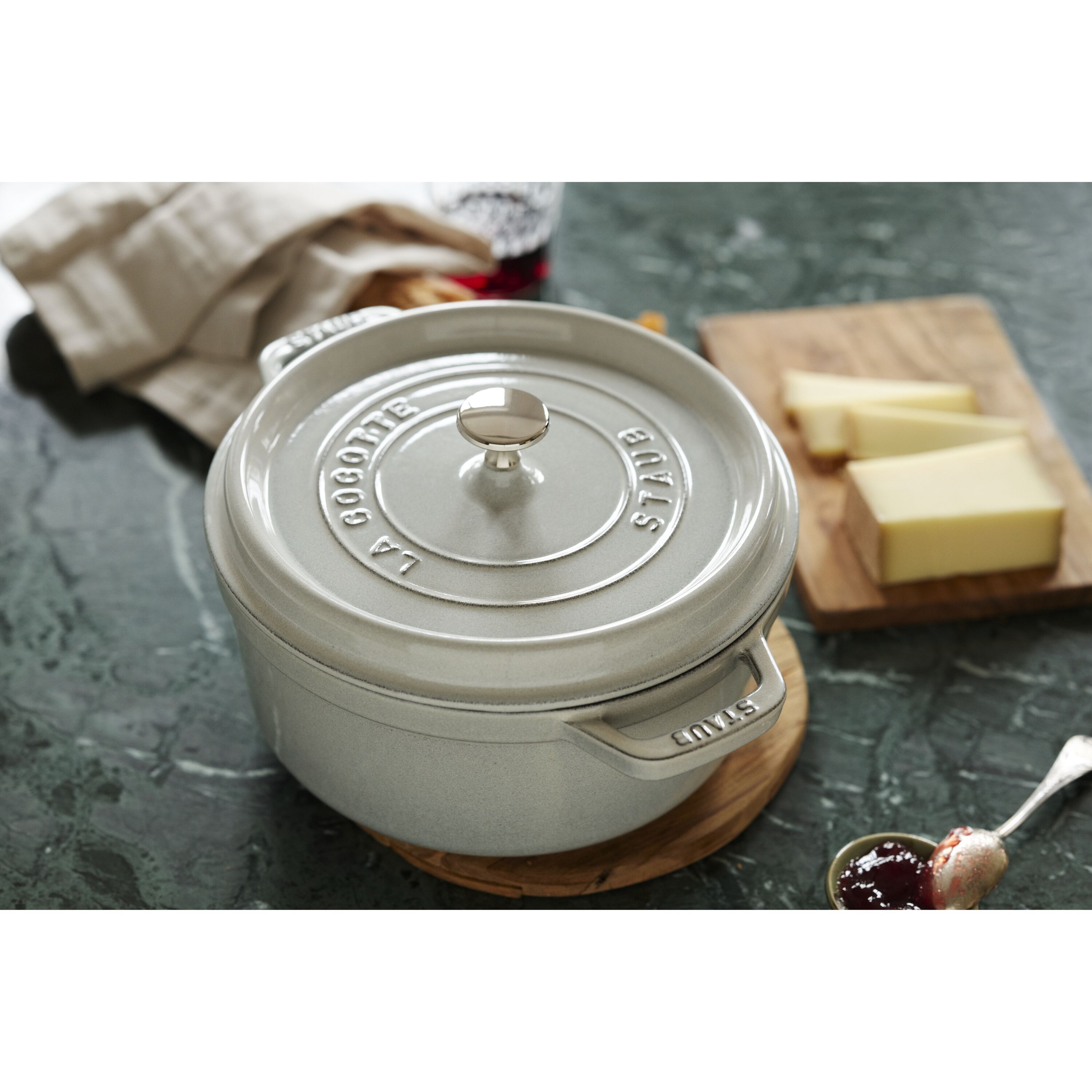 Staub        La Cocotte                Cocotte 18 cm, rund, Weisser Trüffel, Gusseisen