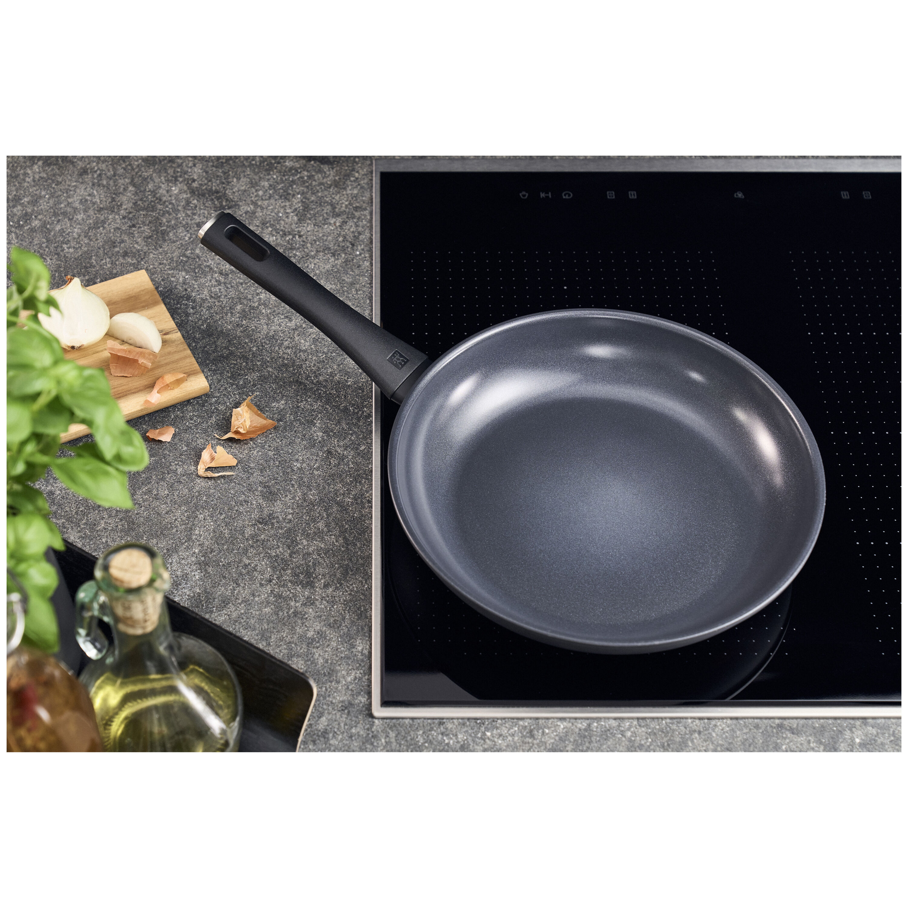 ZWILLING        Madura Plus                Bratpfanne, 28 cm, Aluminium, Titanverstärkte keramische Antihaftbeschichtung