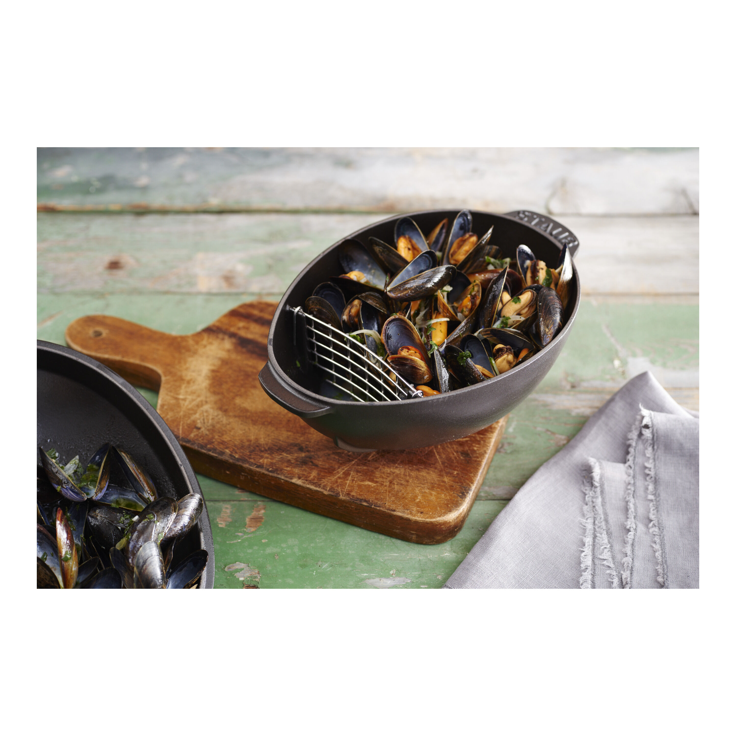 Staub        Specialities                Muscheltopf 25 cm, Gusseisen, Schwarz