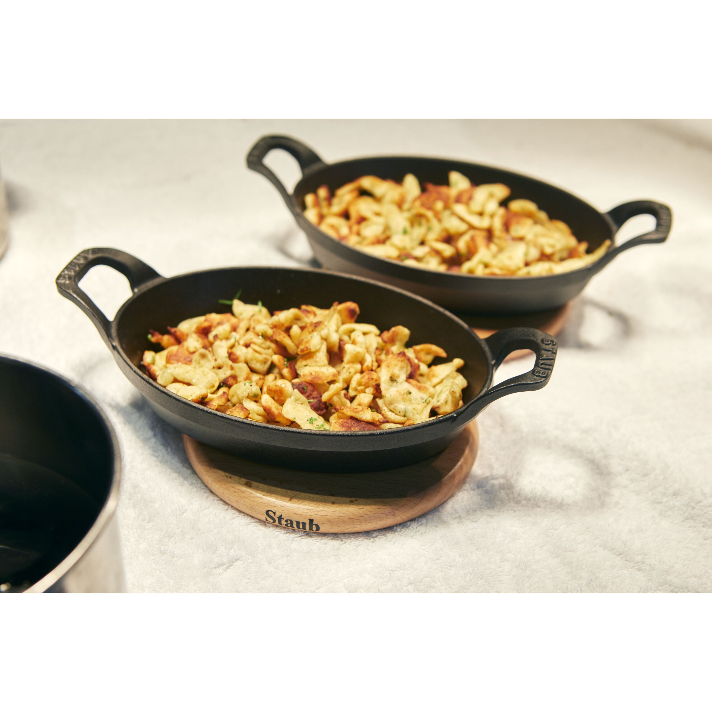 Staub        Specialities                Untersetzer magnetisch 15 cm, oval, Buche