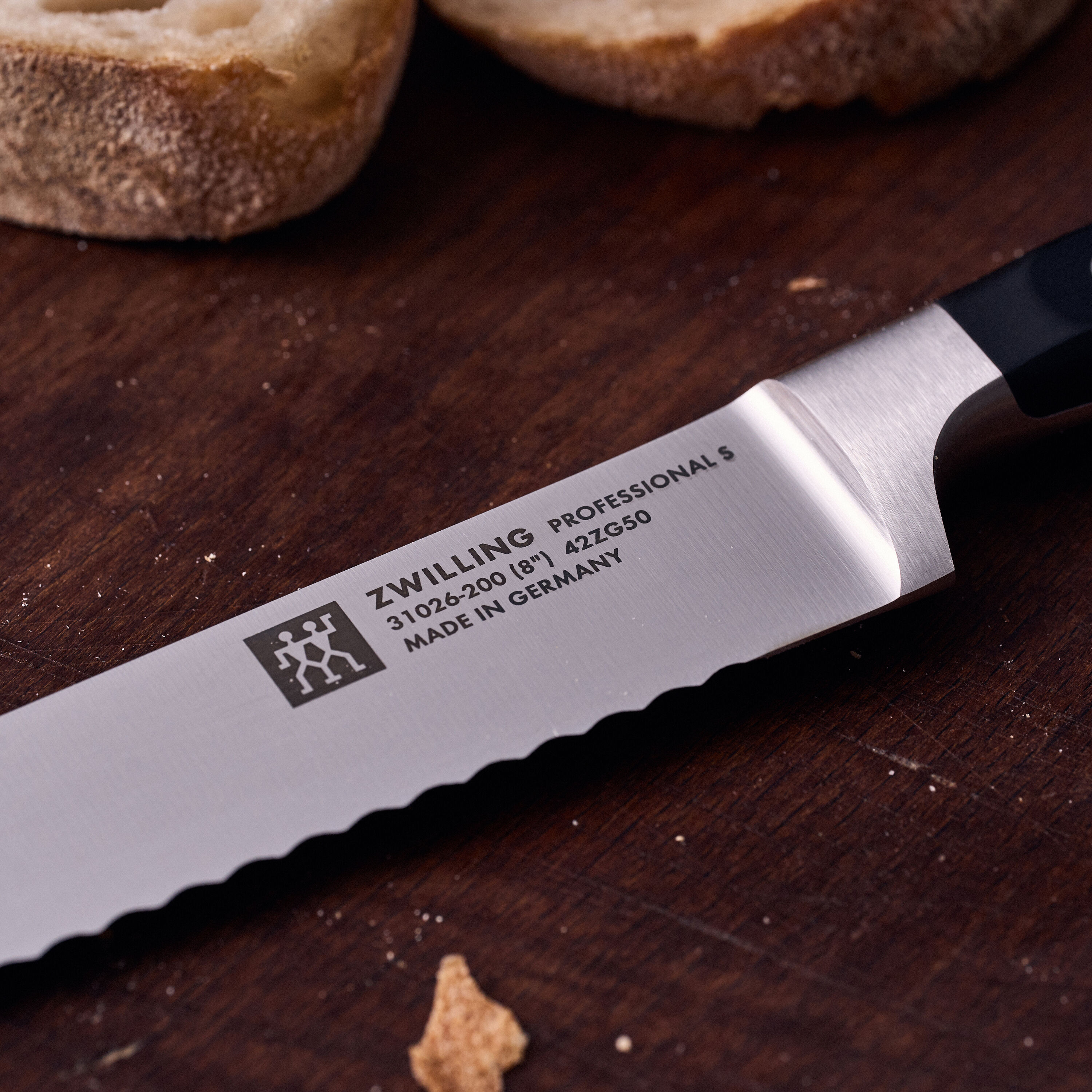 ZWILLING        Professional S                Brotmesser 20 cm, Wellenschliff