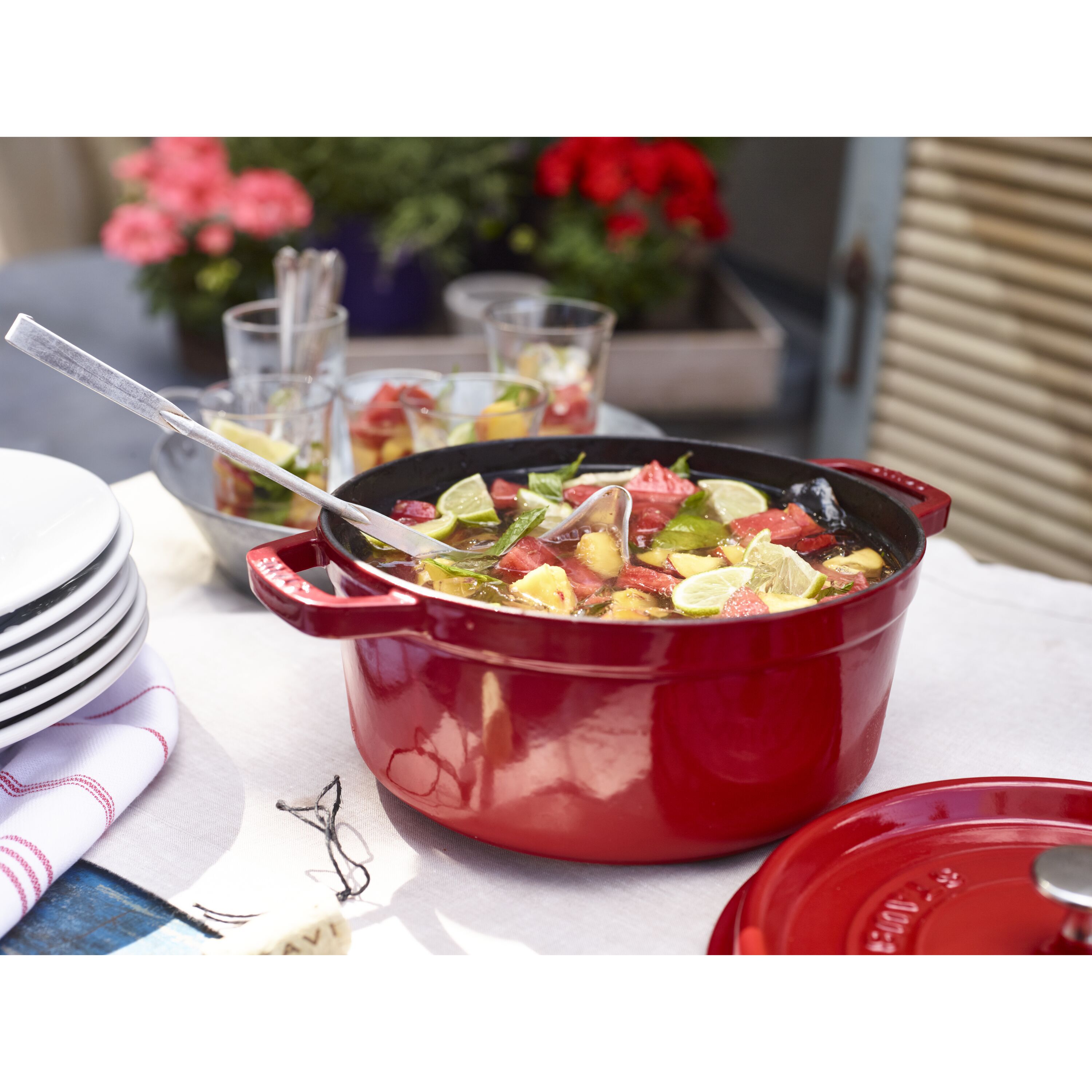 Staub        La Cocotte                Cocotte 24 cm, rund, Kirsch-Rot, Gusseisen