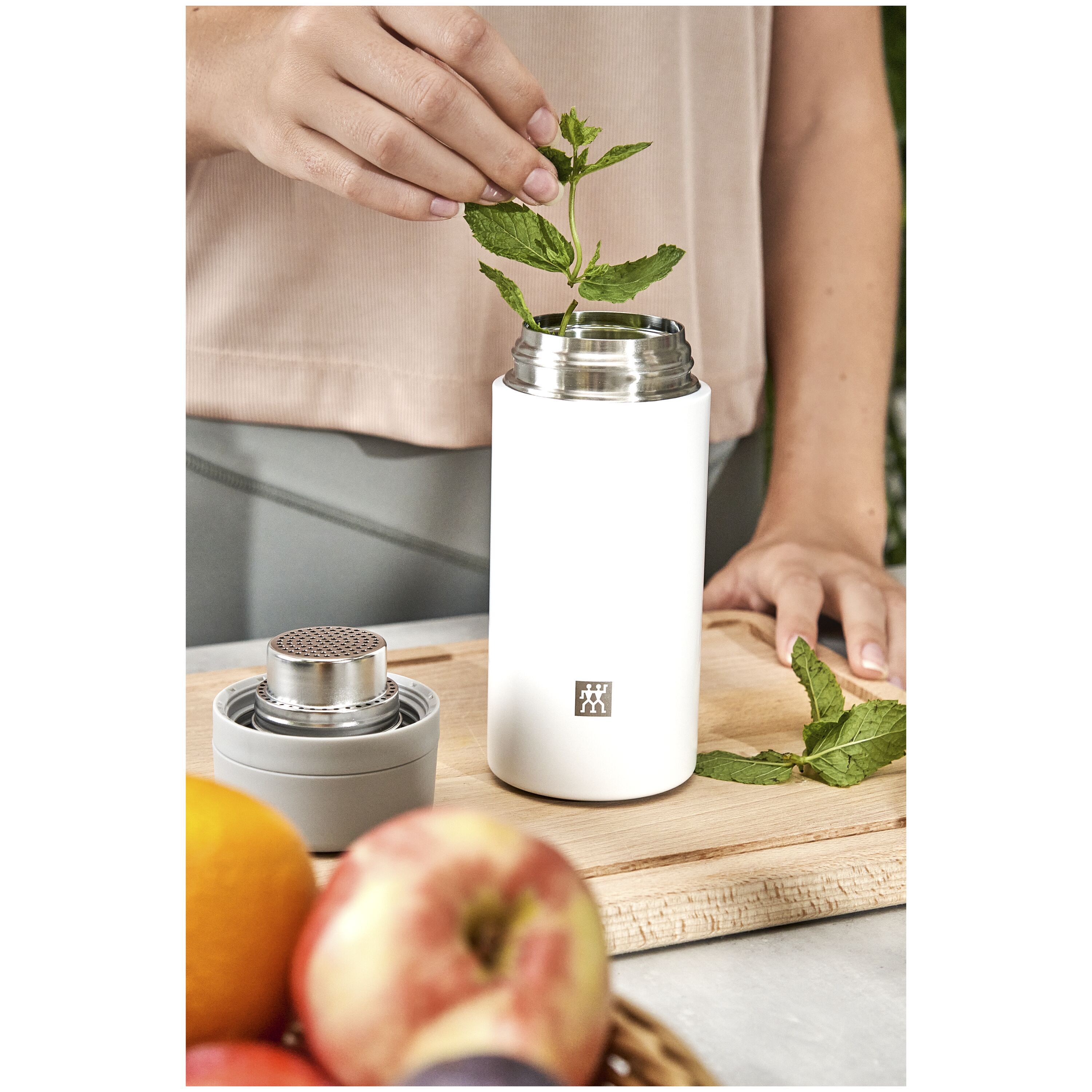 ZWILLING        Thermo                Isolierflasche für Tee & Infused Water, 420 ml, Edelstahl, Weiß-grau
