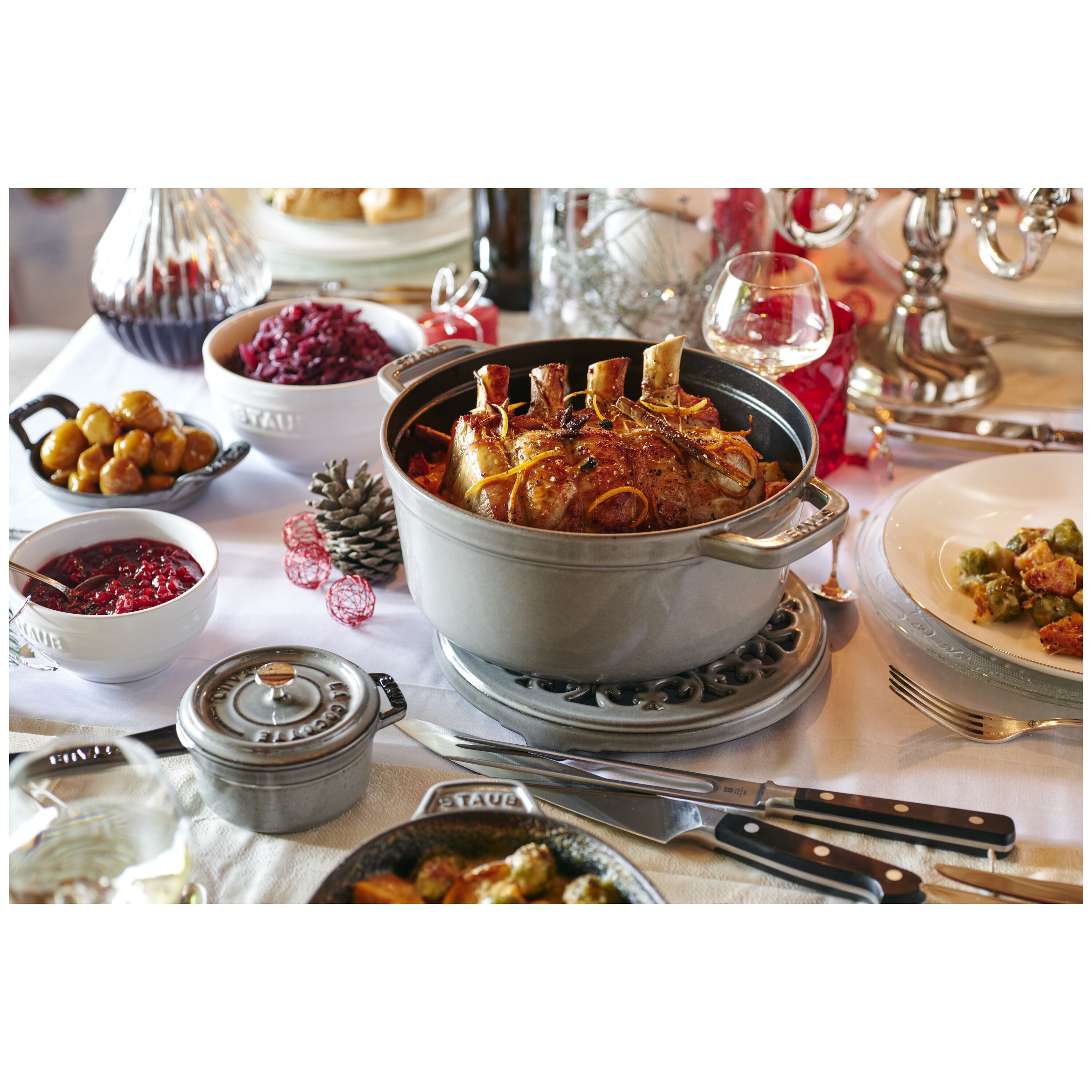 Staub                        Cocotte, 28cm und Knauf mit Kristall von Swarovski - Graphit-Grau