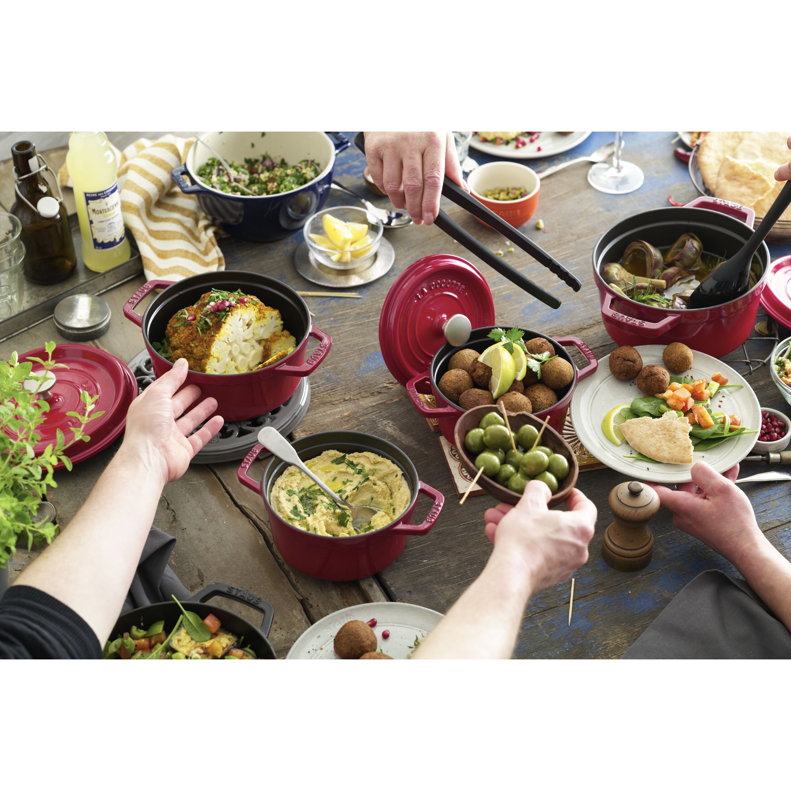 Staub        La Cocotte                Cocotte 22 cm, rund, Kirsch-Rot, Gusseisen