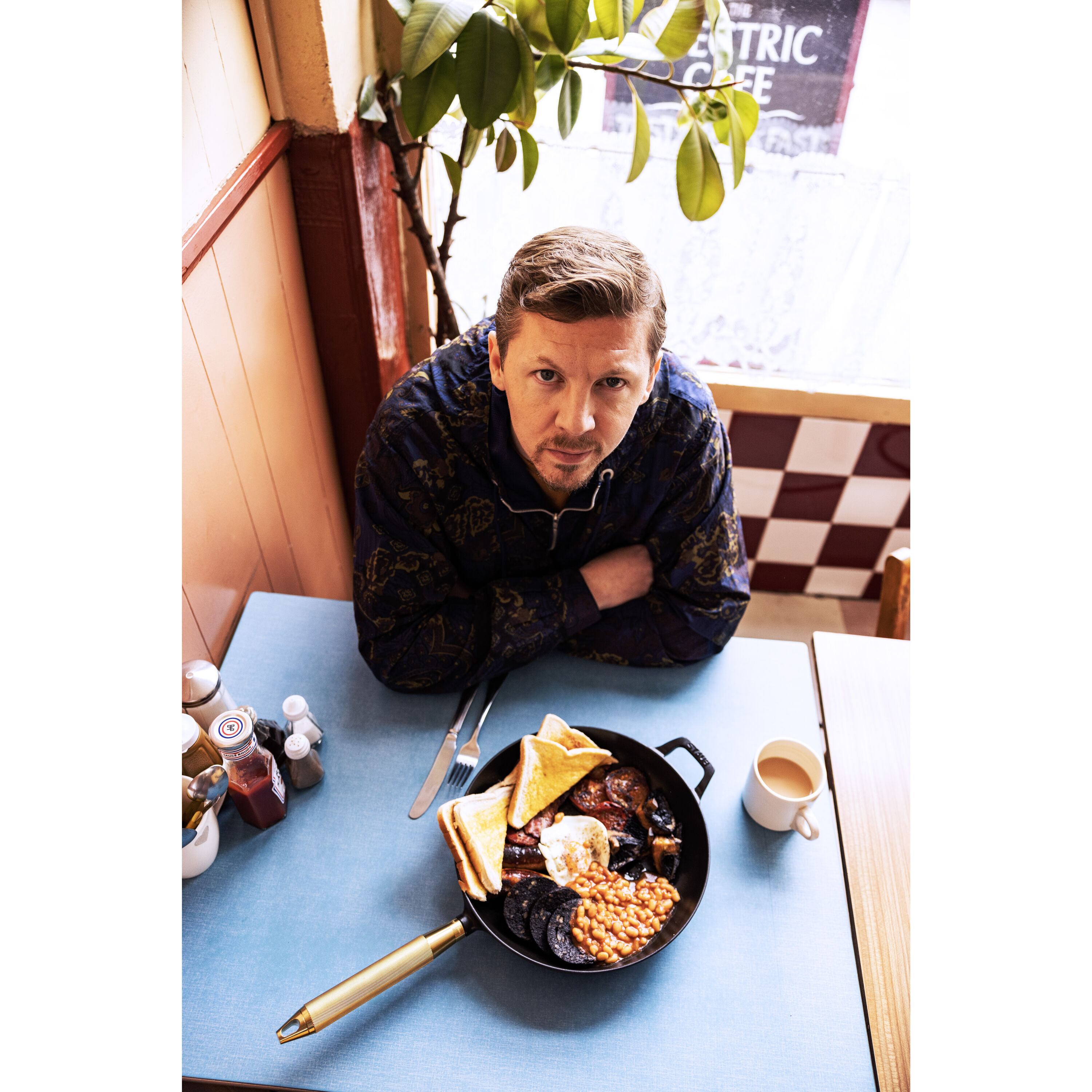 Staub        Pans                Bratpfanne Buster+Punch 28 cm, rund, Schwarz, Gusseisen