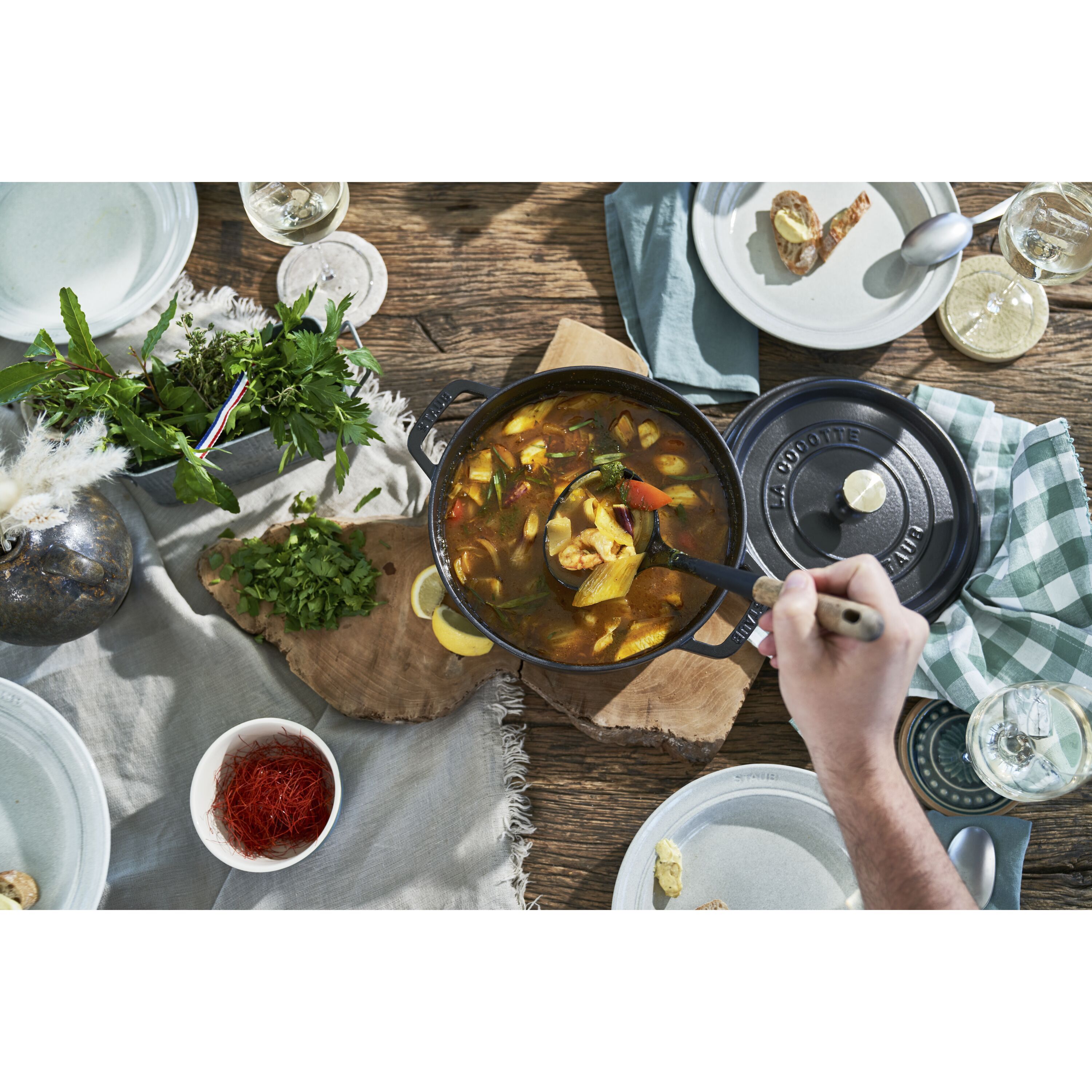 Staub        La Cocotte                Cocotte 24 cm, rund, Schwarz, Gusseisen