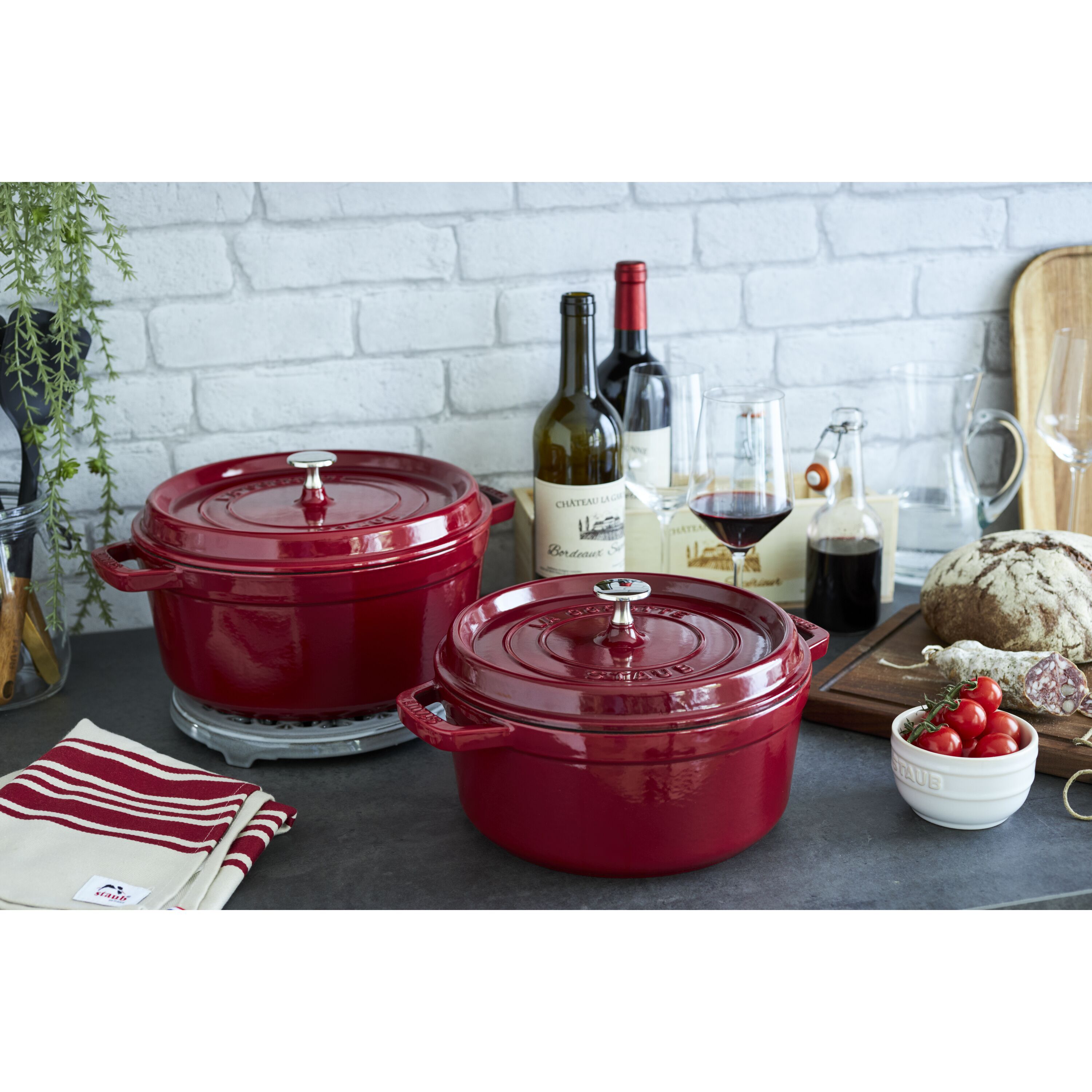 Staub        La Cocotte                Cocotte 26 cm, rund, Bordeaux, Gusseisen