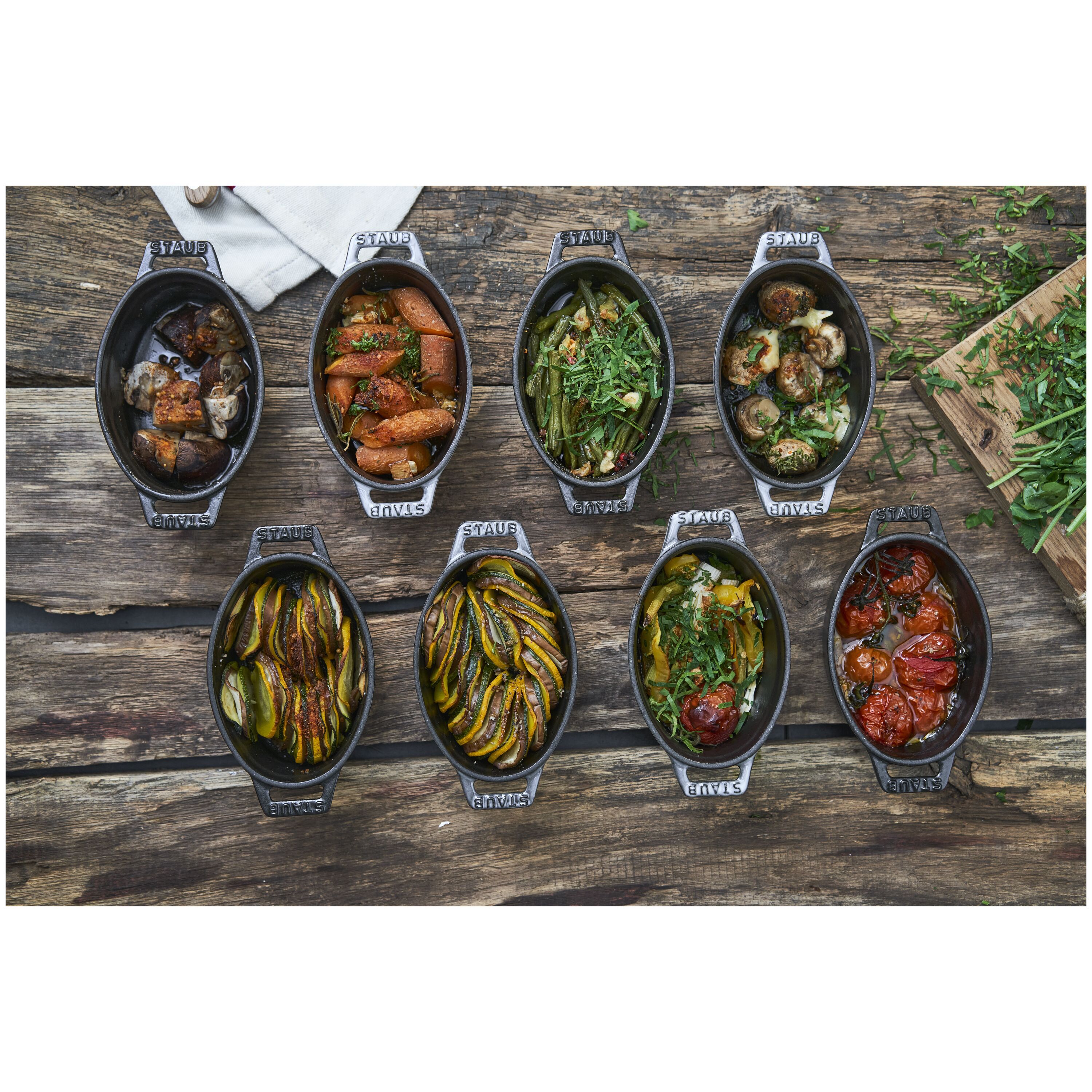 Staub        La Cocotte                Mini Cocotte 11 cm, oval, Schwarz, Gusseisen