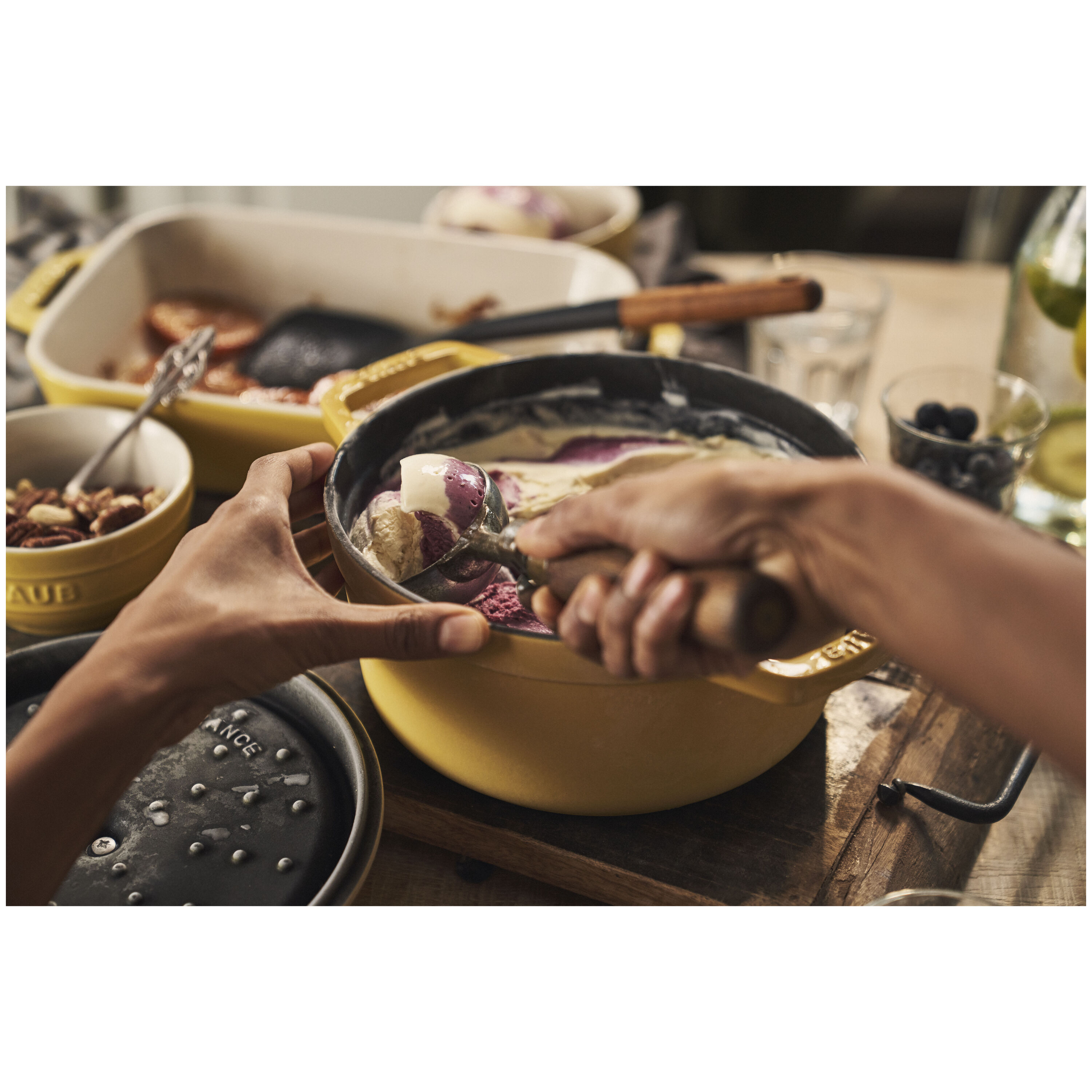 Staub        La Cocotte                Cocotte 28 cm, rund, Citron, Gusseisen