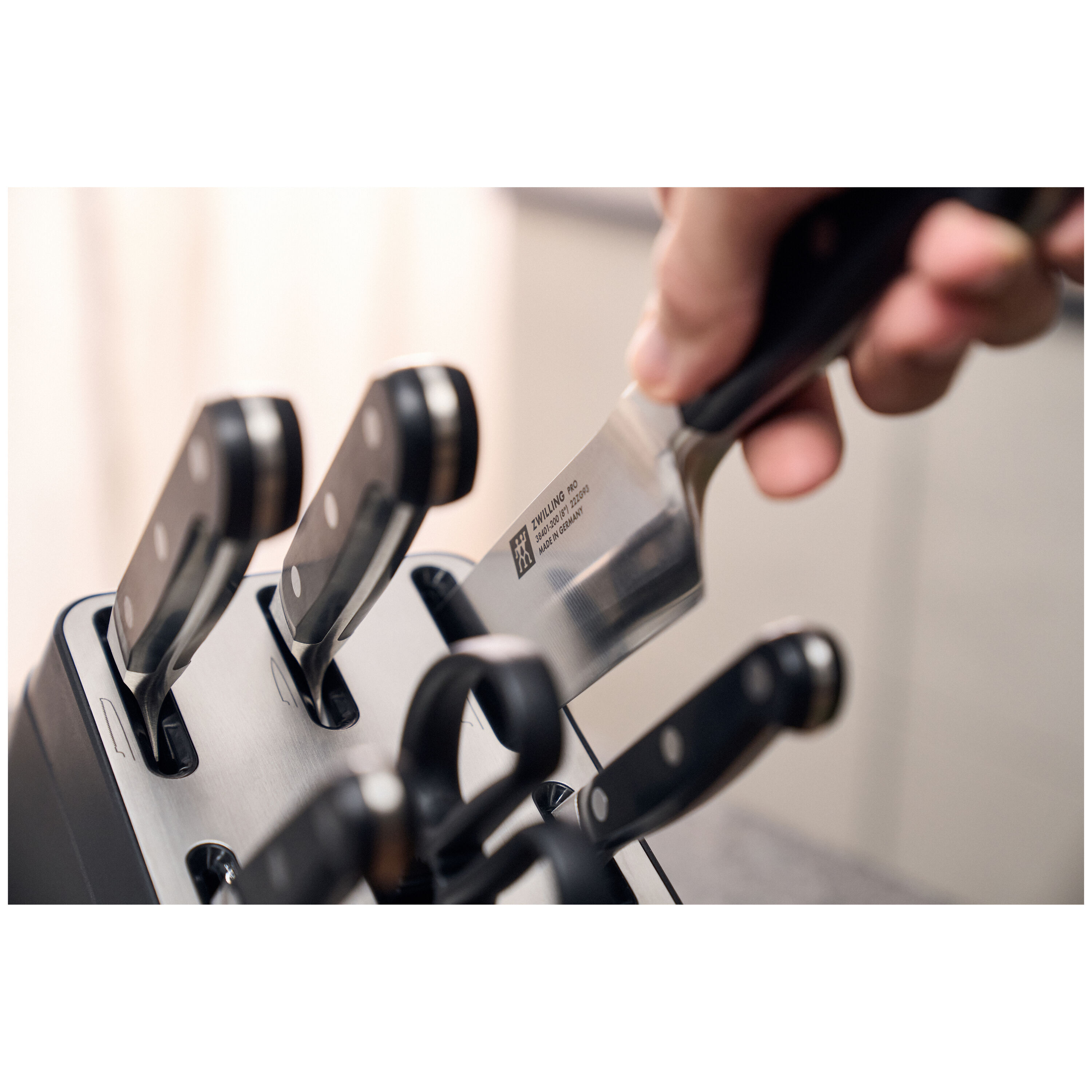 ZWILLING        Pro                7-tlg, Selbstschärfender Messerblock, Anthrazit