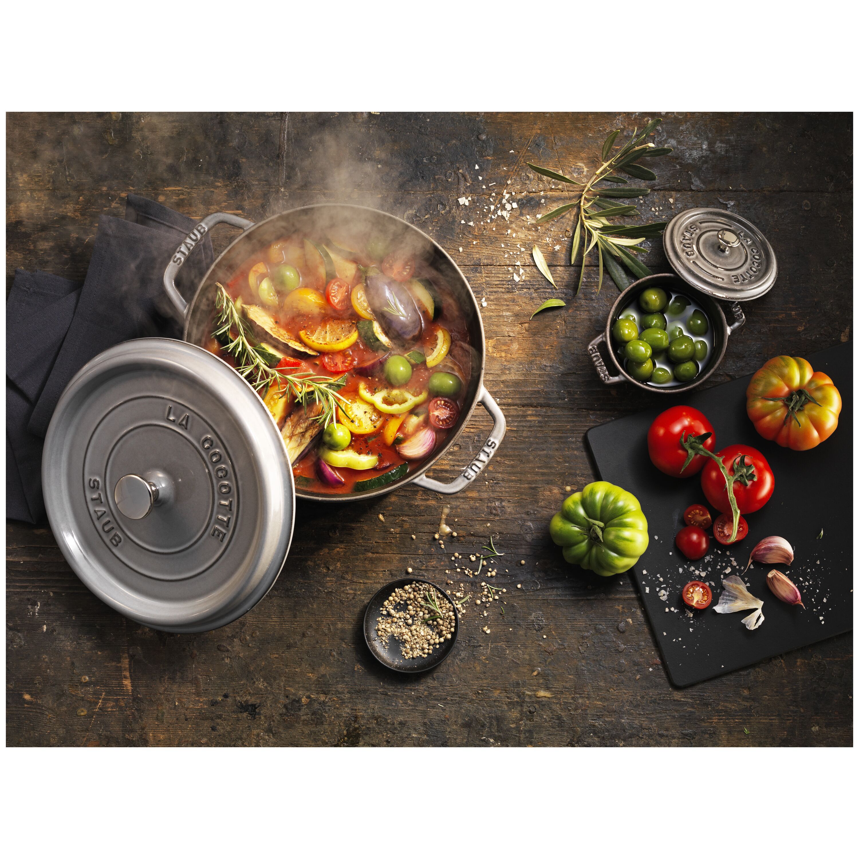Staub                        Cocotte, 28cm und Knauf mit Kristall von Swarovski - Graphit-Grau