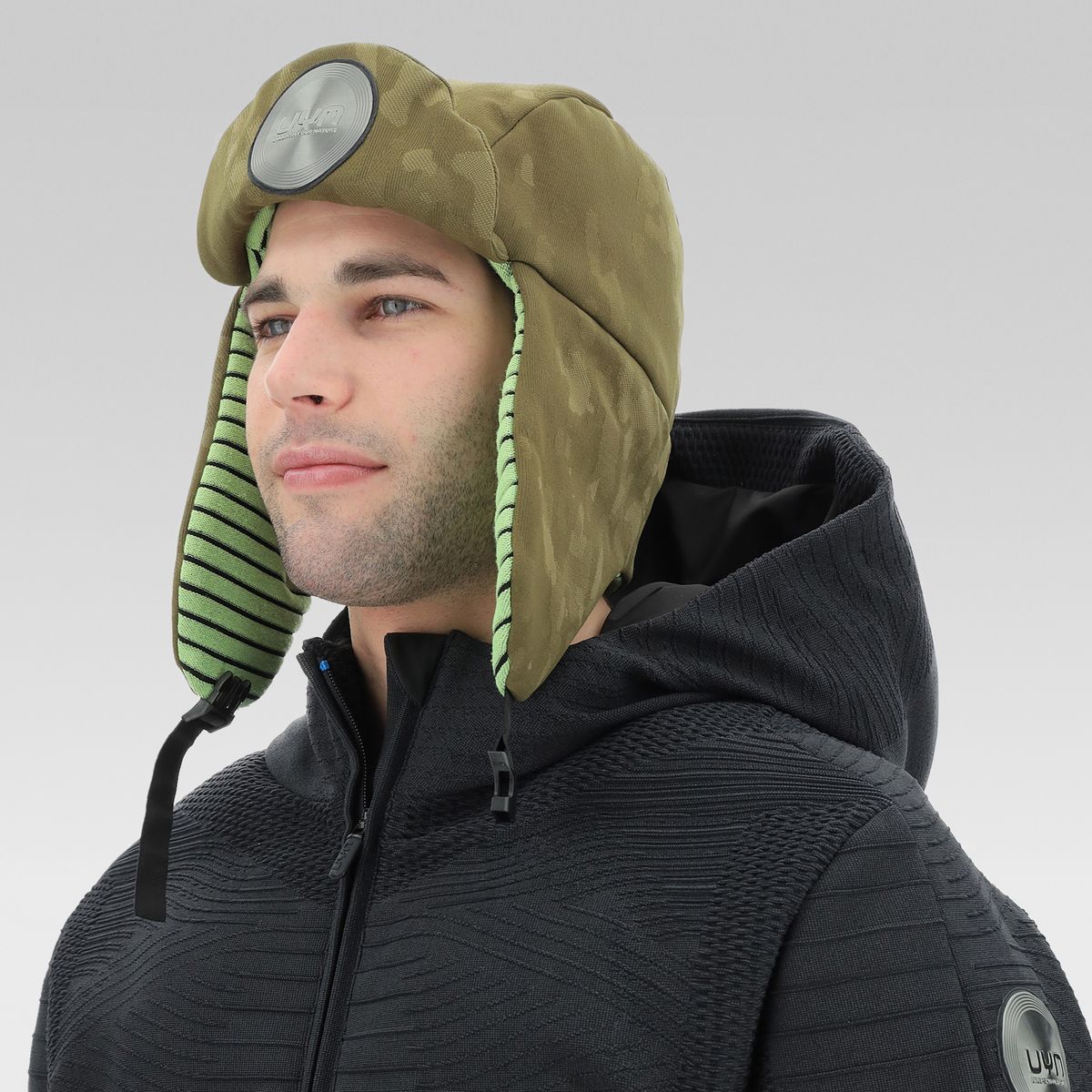 Cappello con paraorecchie Rebel