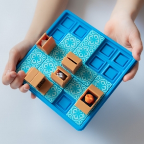 IUVI Games. Smart Games: Kotełki