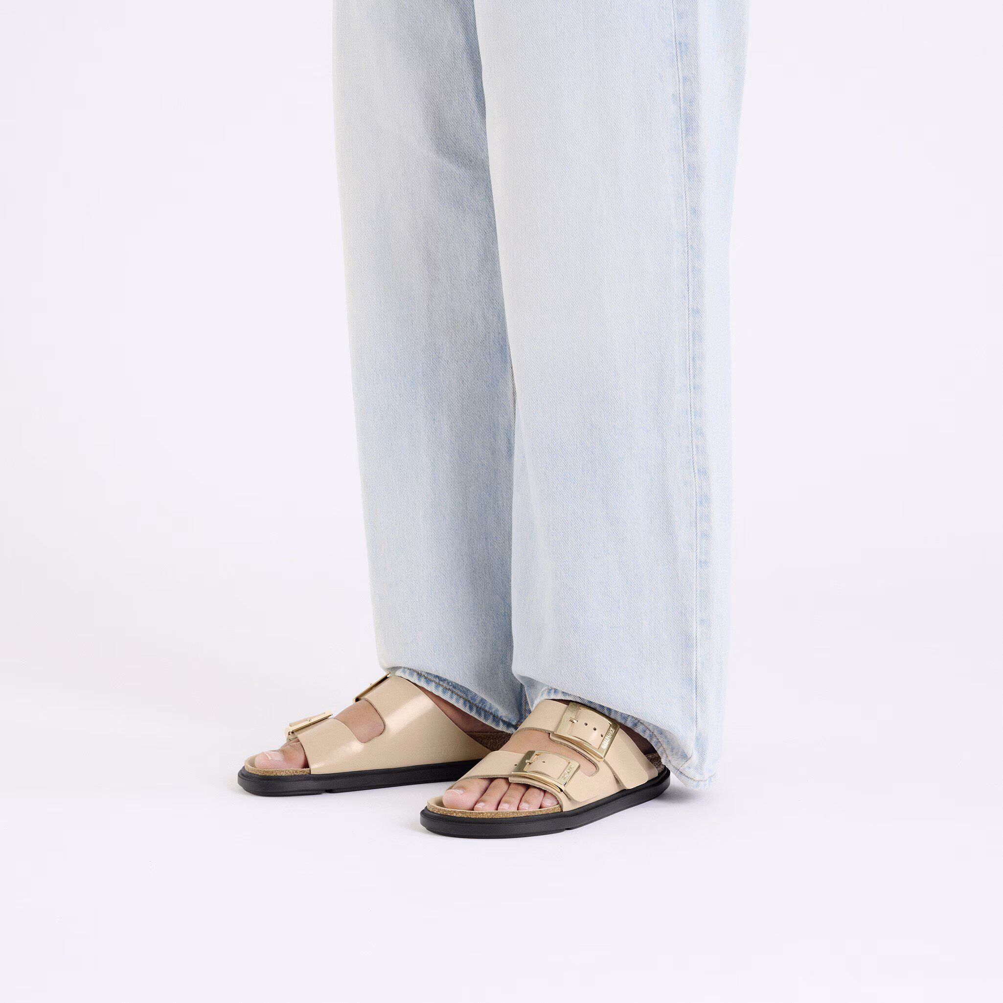 Arizona Droplet Buckle Naturleder Lack - High-Shine New Beige