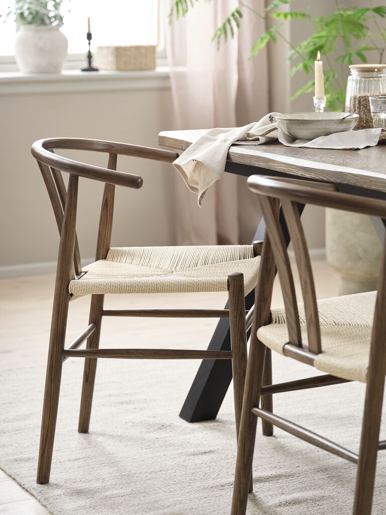 GUDERUP Matstol GUDERUP mörk ek/natur