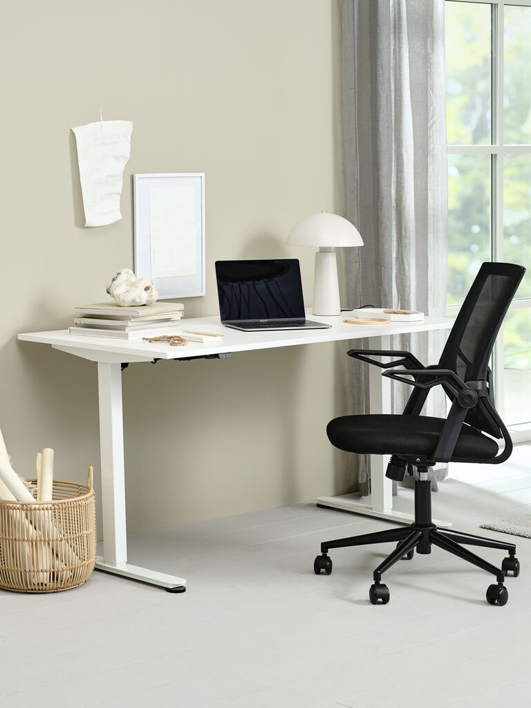 ASPERUP Sivbordsstol ASPERUP svart mesh/svart tyg