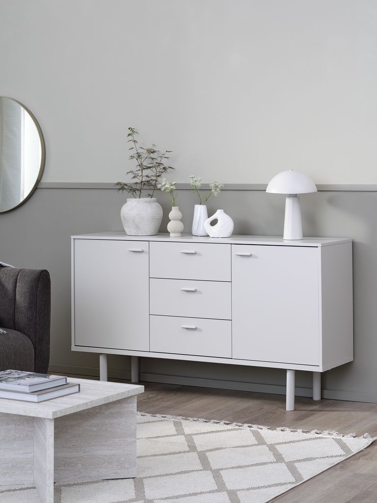 BELLELUND Skänk BELLELUND 2 dörrar 3 lådor beige