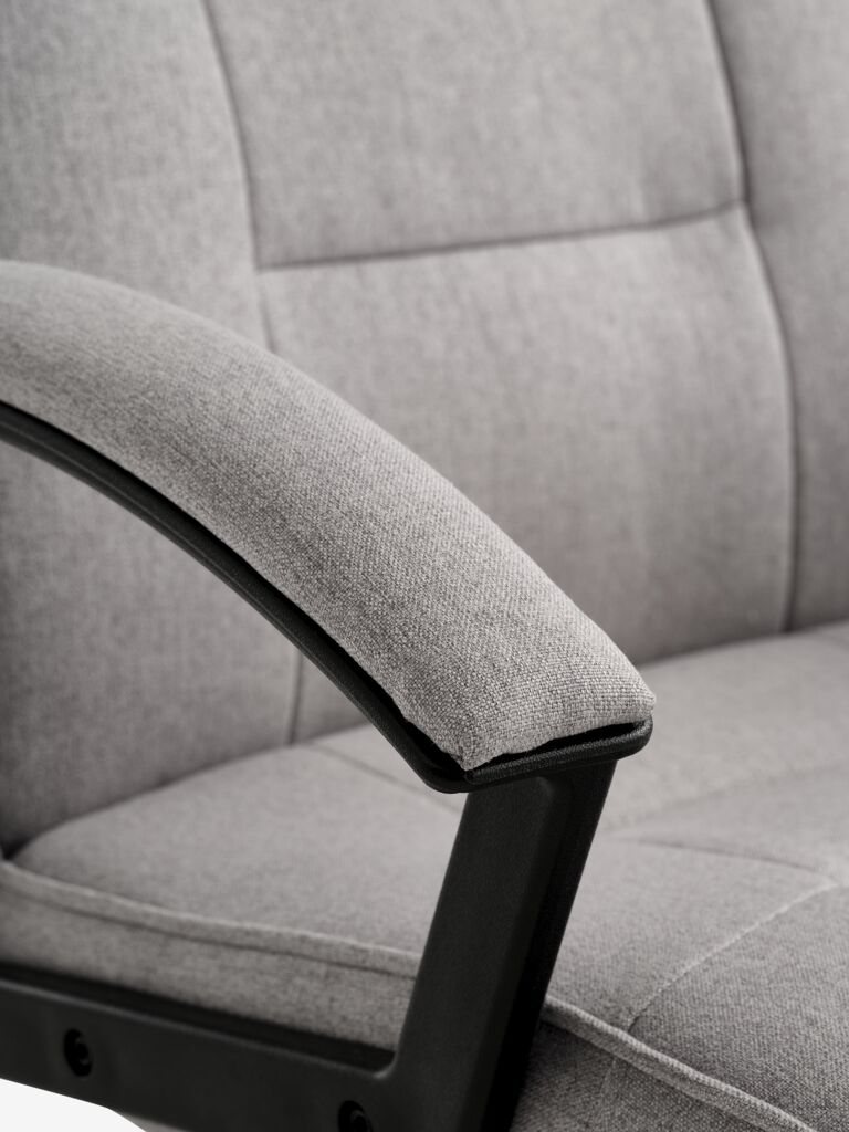 SKODSBORG Kontorsstol SKODSBORG grått tyg/svart