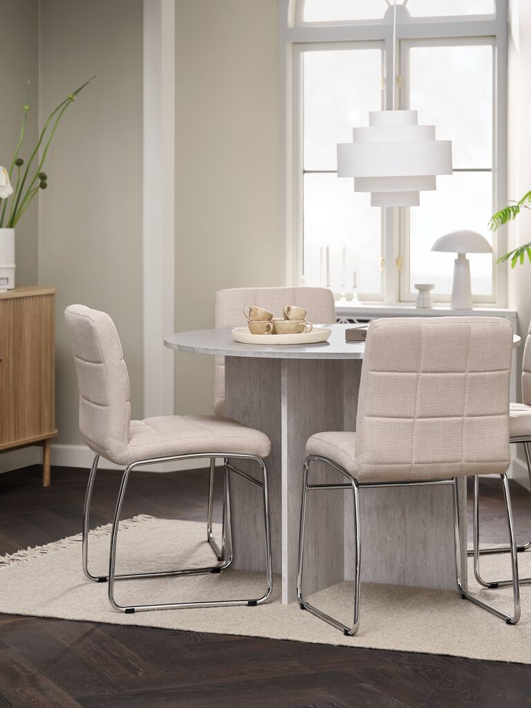 KRONDAL + HAMMEL KRONDAL Ø110 bord travertin + 4 HAMMEL stol beige