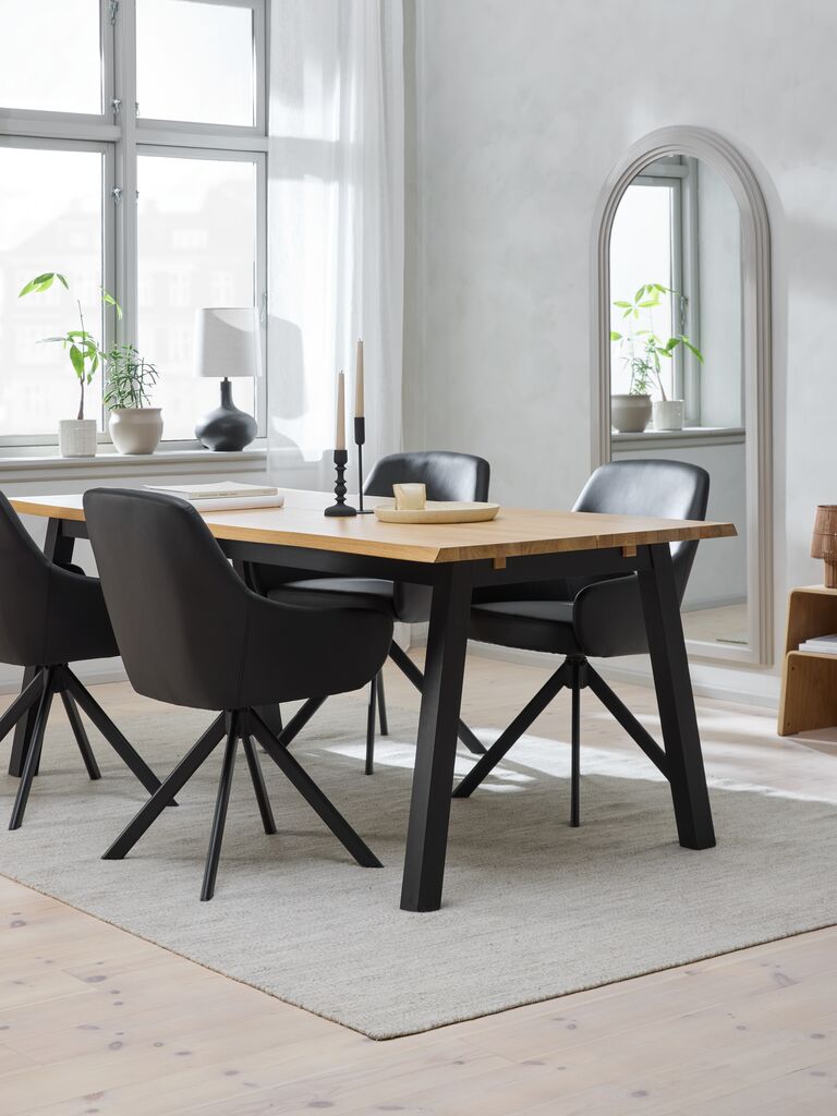 SKOVLUNDE + ROSTRUP SKOVLUNDE L200 bord natur ek + 4 ROSTRUP stol svart