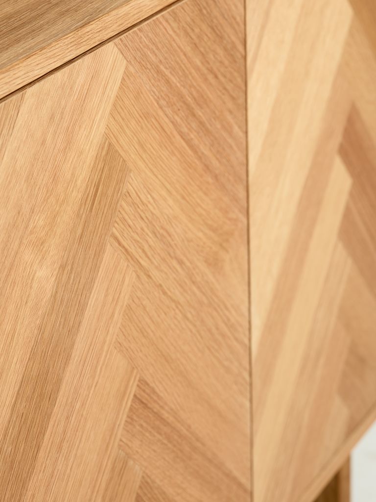 HARESKOV Skänk HARESKOV 3 dörrar natur ek