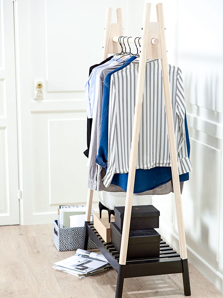 JENNET Klädstång JENNET m/skohylla natur/svart