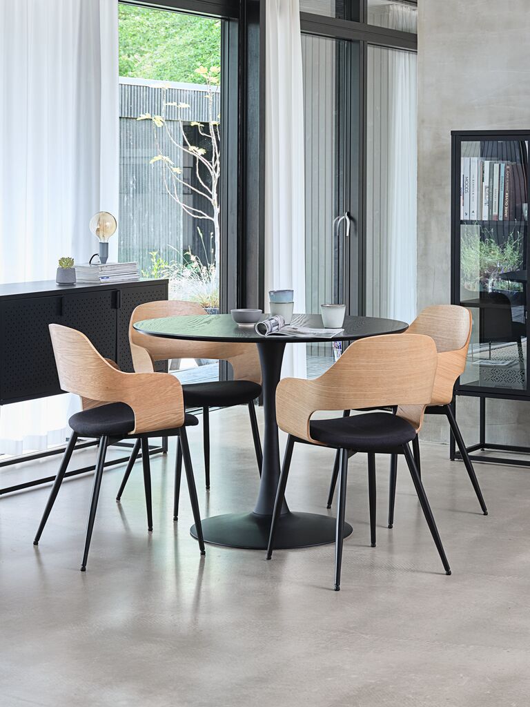 RINGSTED + HVIDOVRE RINGSTED Ø100 bord svart + 4 HVIDOVRE stol ek/svart