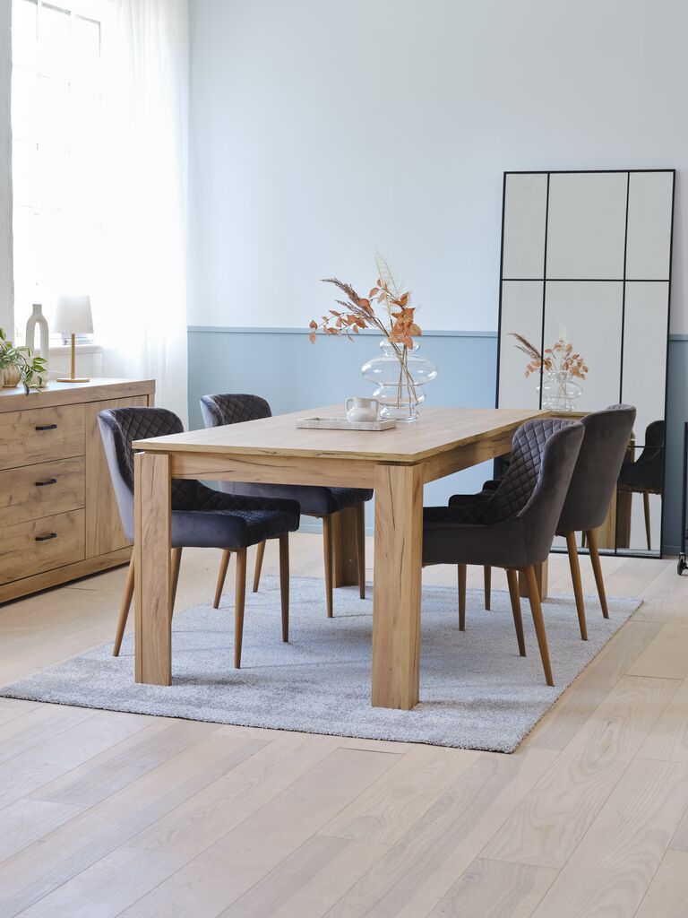 LINTRUP + PEBRINGE LINTRUP L190/280 natur vildek + 4 PEBRINGE stol grå sammet