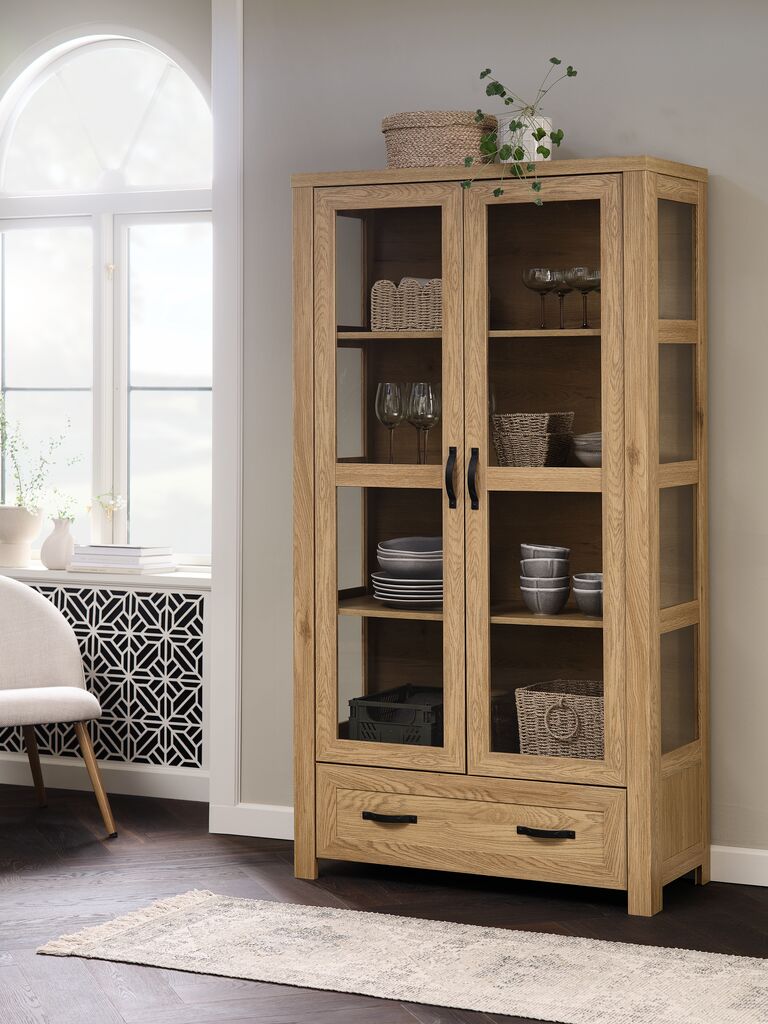 JUNGEN Vitrinskåp JUNGEN 2 glasdörrar 1 låda varm ekfärgat