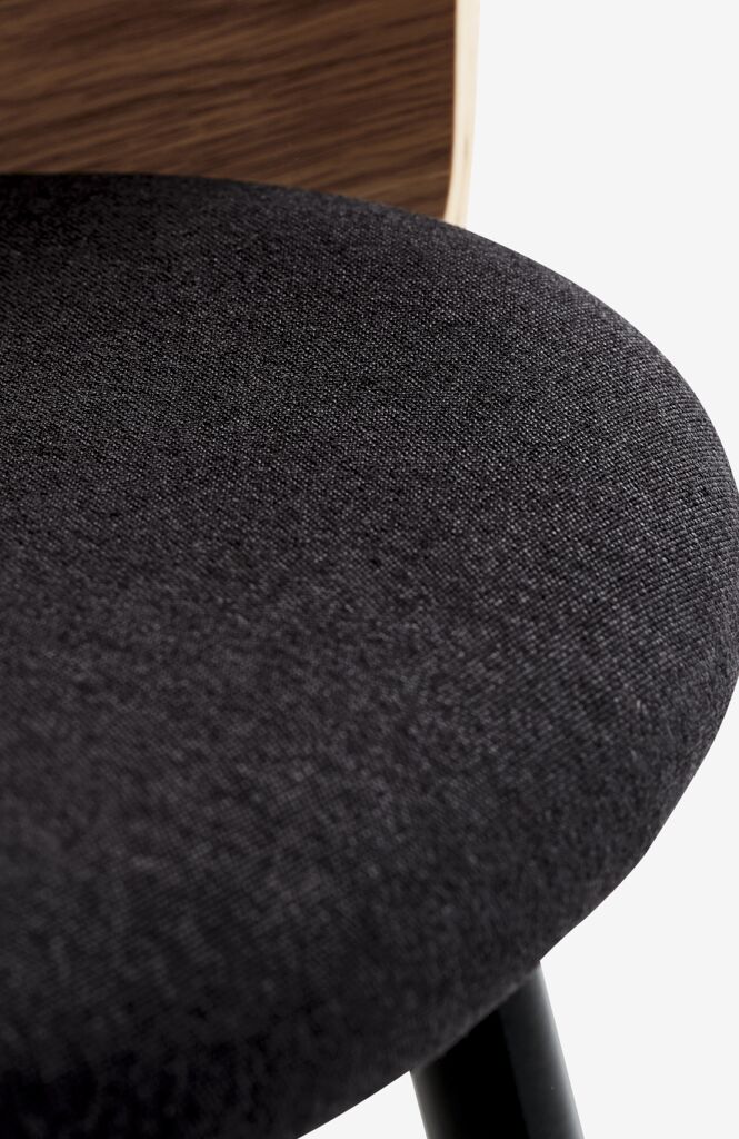 HVIDOVRE Matstol HVIDOVRE natur ek/svart tyg