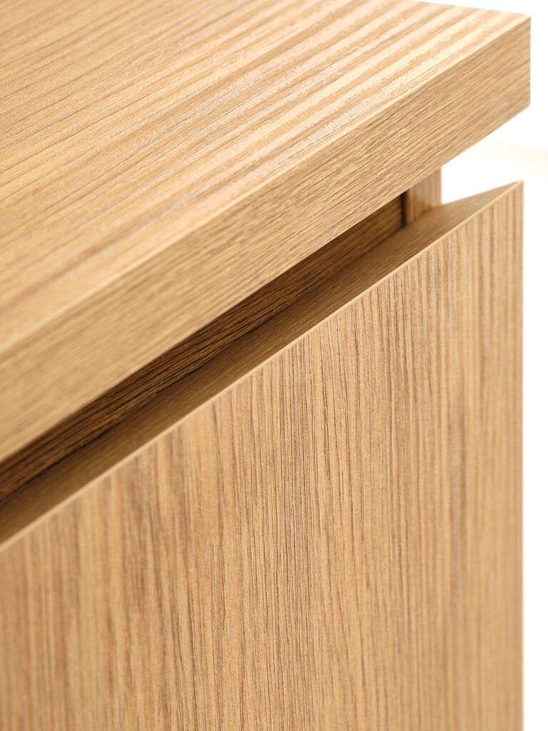 LIMFJORDEN Skänk LIMFJORDEN 2 dörrar 3 lådor varm ekfärgad