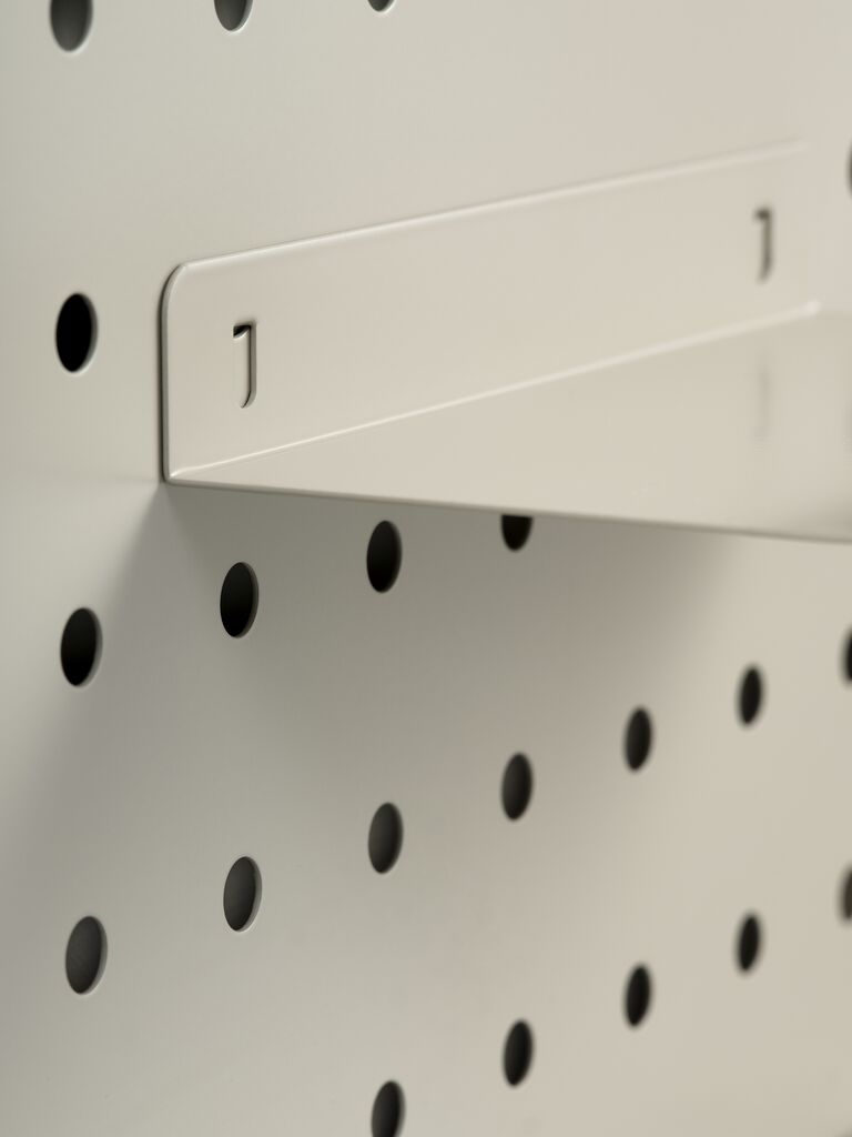 FUNDER Förvaringstavla FUNDER 52x42 m/tillbehör beige