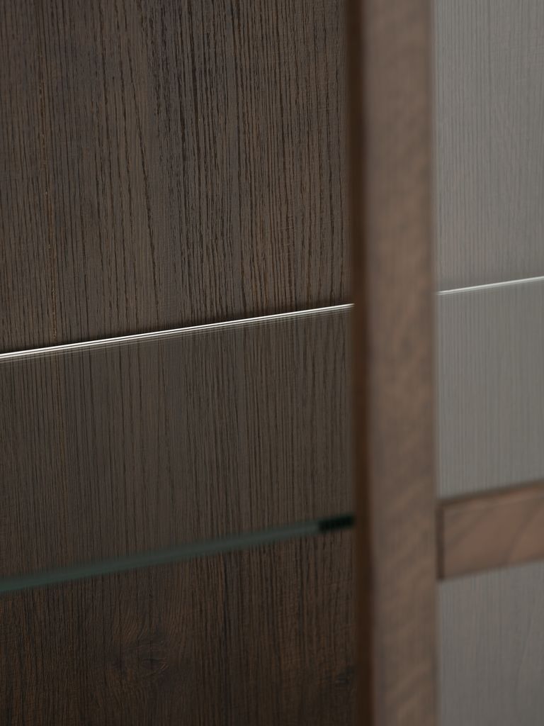 VESTERBY Vitrinskåp VESTERBY hög 2 dörrar mörk ek