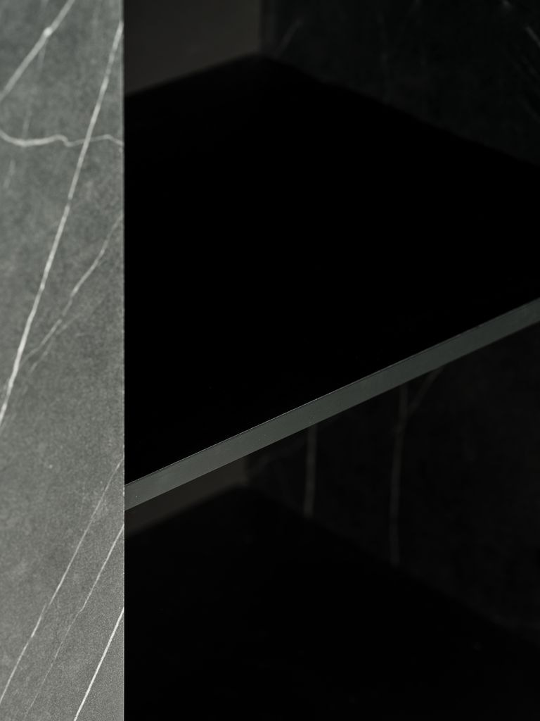 KRONDAL Skänk KRONDAL 3 dörrar svart/marmorlook