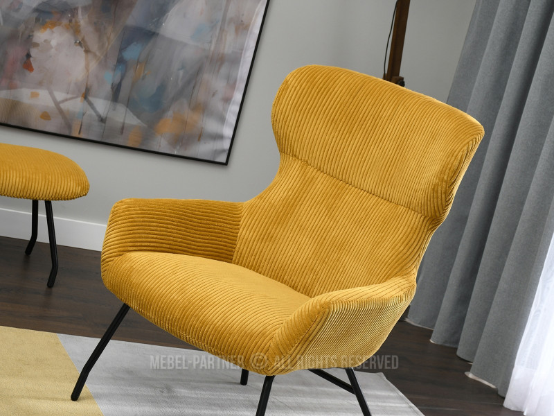 Beżowy Sztruksowy Fotel Conor Z Podnóżkiem Do Salonu