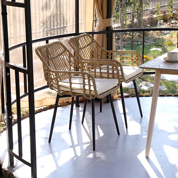 Zestaw 2 krzeseł z metalu i wikliny