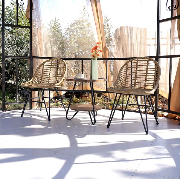 Zestaw 4 krzeseł z metalu i rattanu