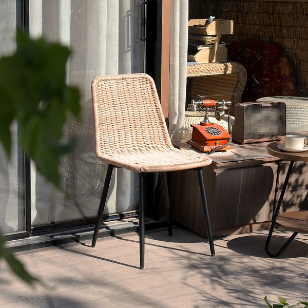 Zestaw 4 krzeseł z metalu i włókien