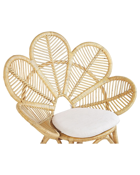 Fotel paw rattanowy z poduszką beżowy