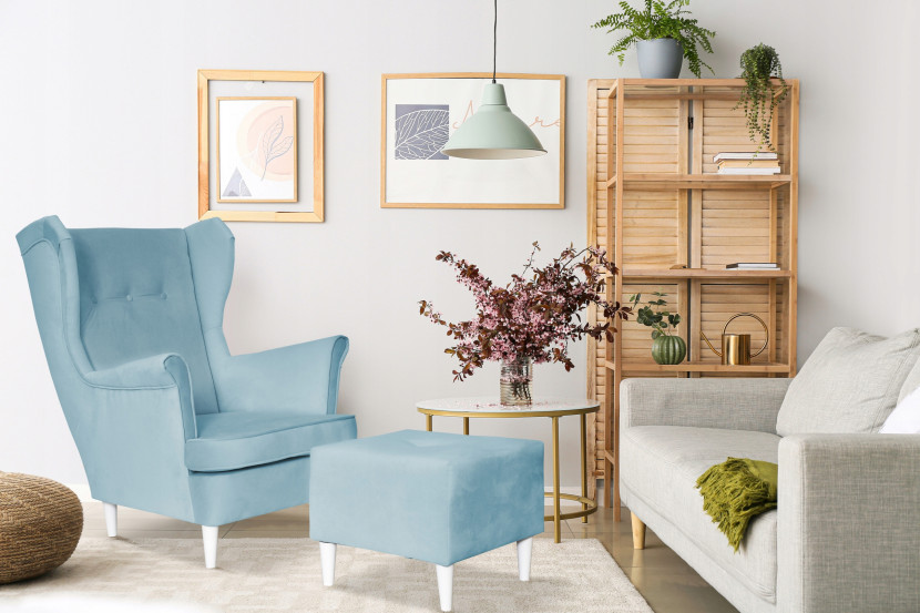 Fotel Uszak liliowy jasny róż aksamit urodziny