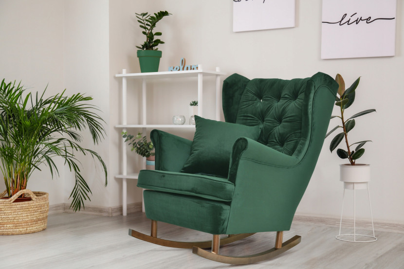 Fotel Uszak liliowy jasny róż aksamit urodziny